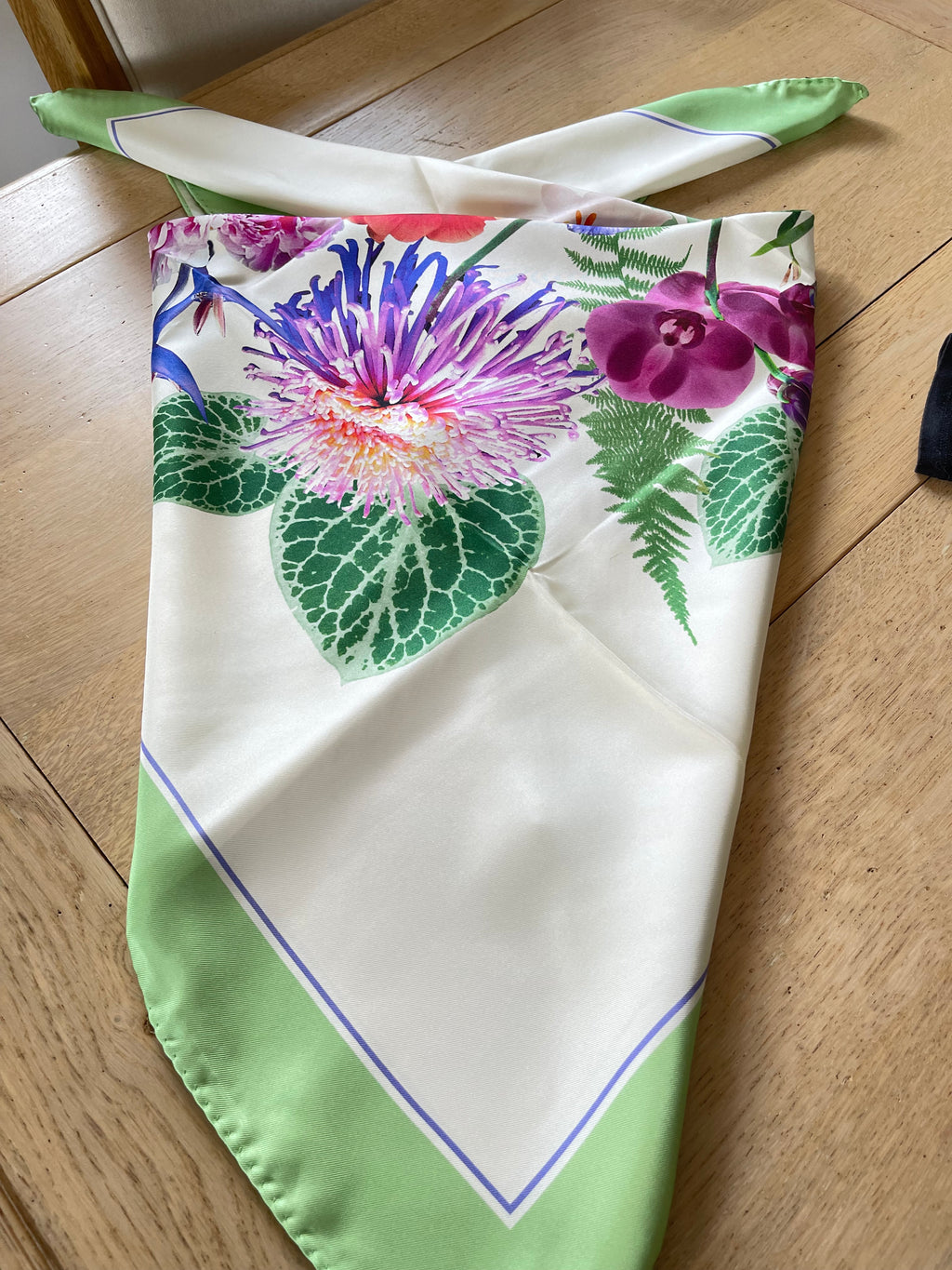 SERICA WATCH carré foulard schal scarf sjaal seide silk soie