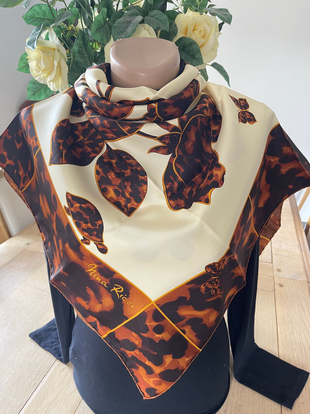 NINA RICCI carré foulard schal scarf sjaal seide silk soie