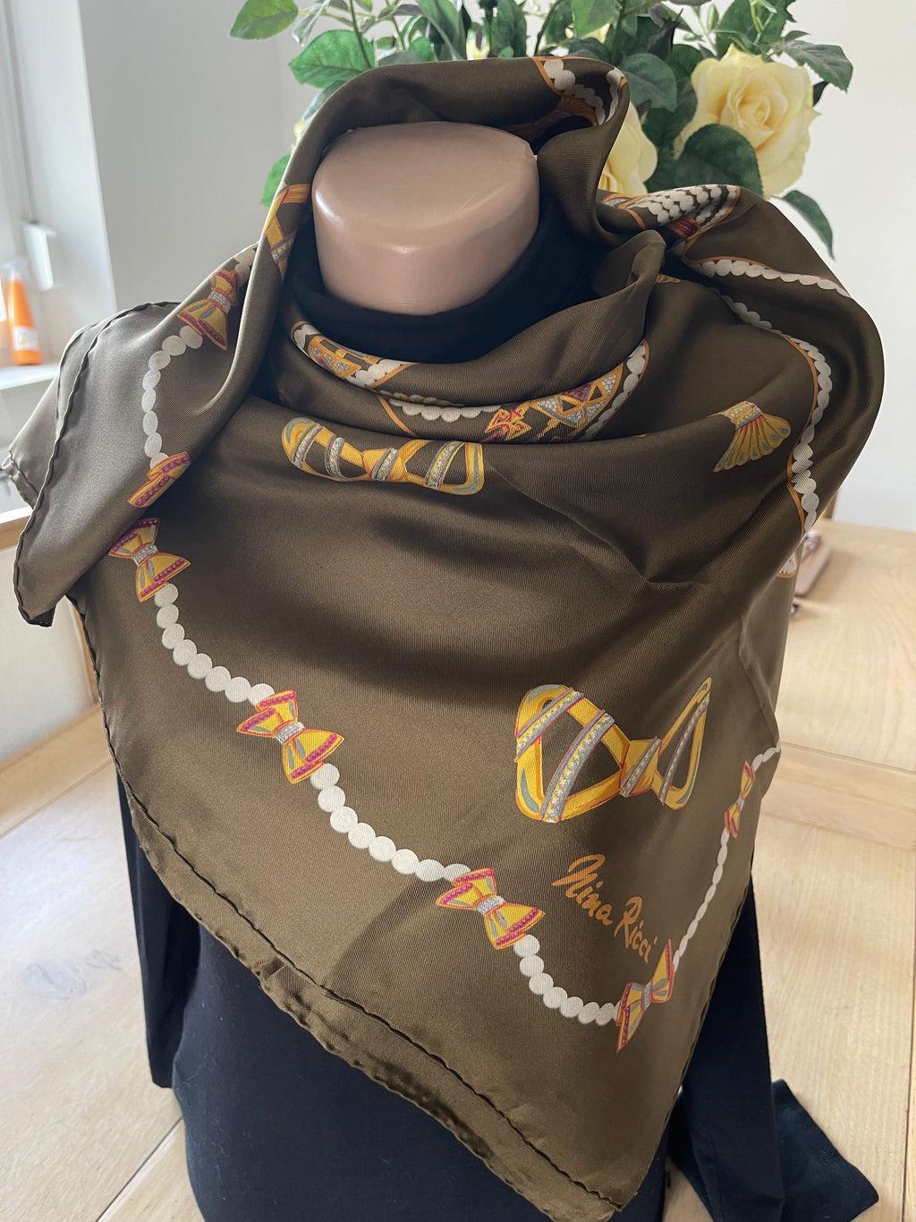 NINA RICCI scarf foulard carré schal sjaal seide silk soie