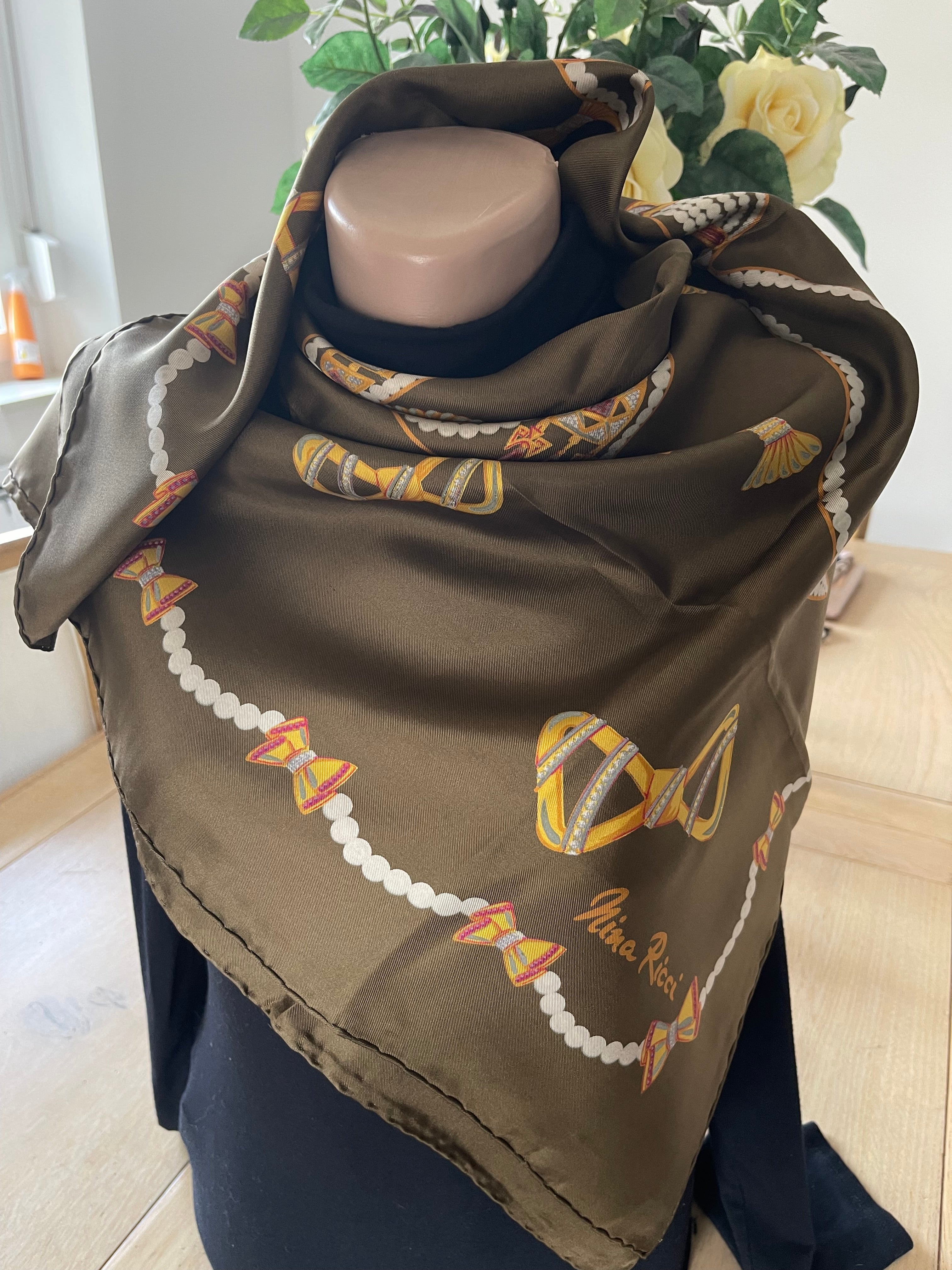 NINA RICCI scarf foulard carré schal sjaal seide silk soie