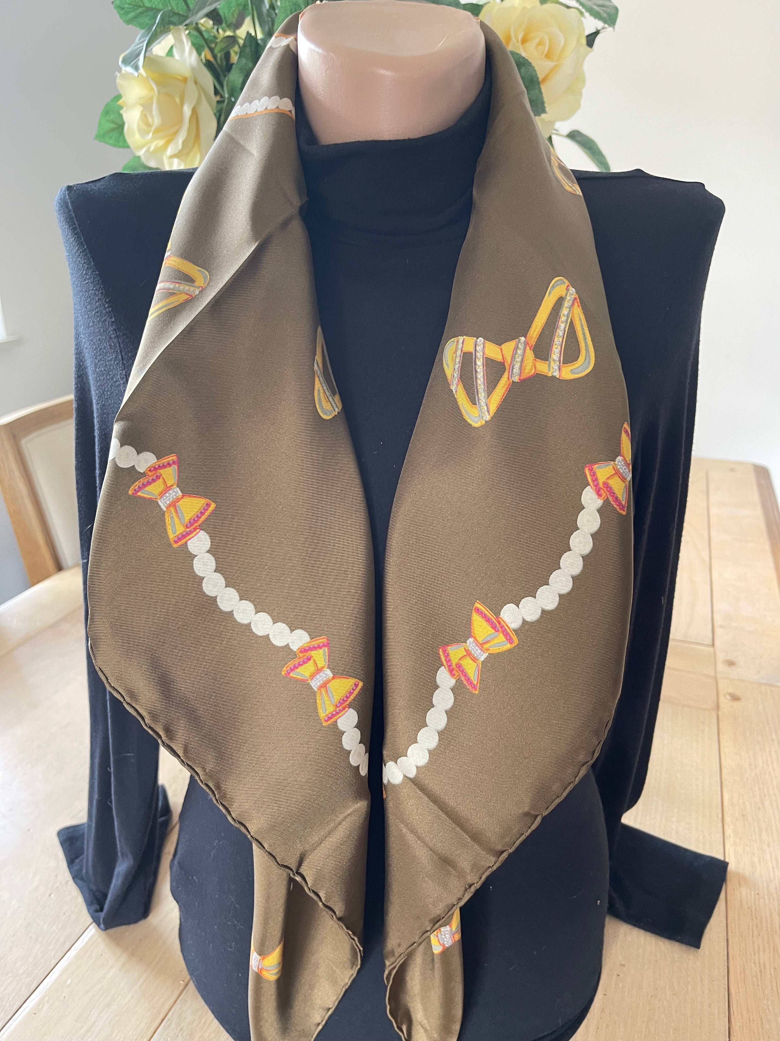 NINA RICCI scarf foulard carré schal sjaal seide silk soie