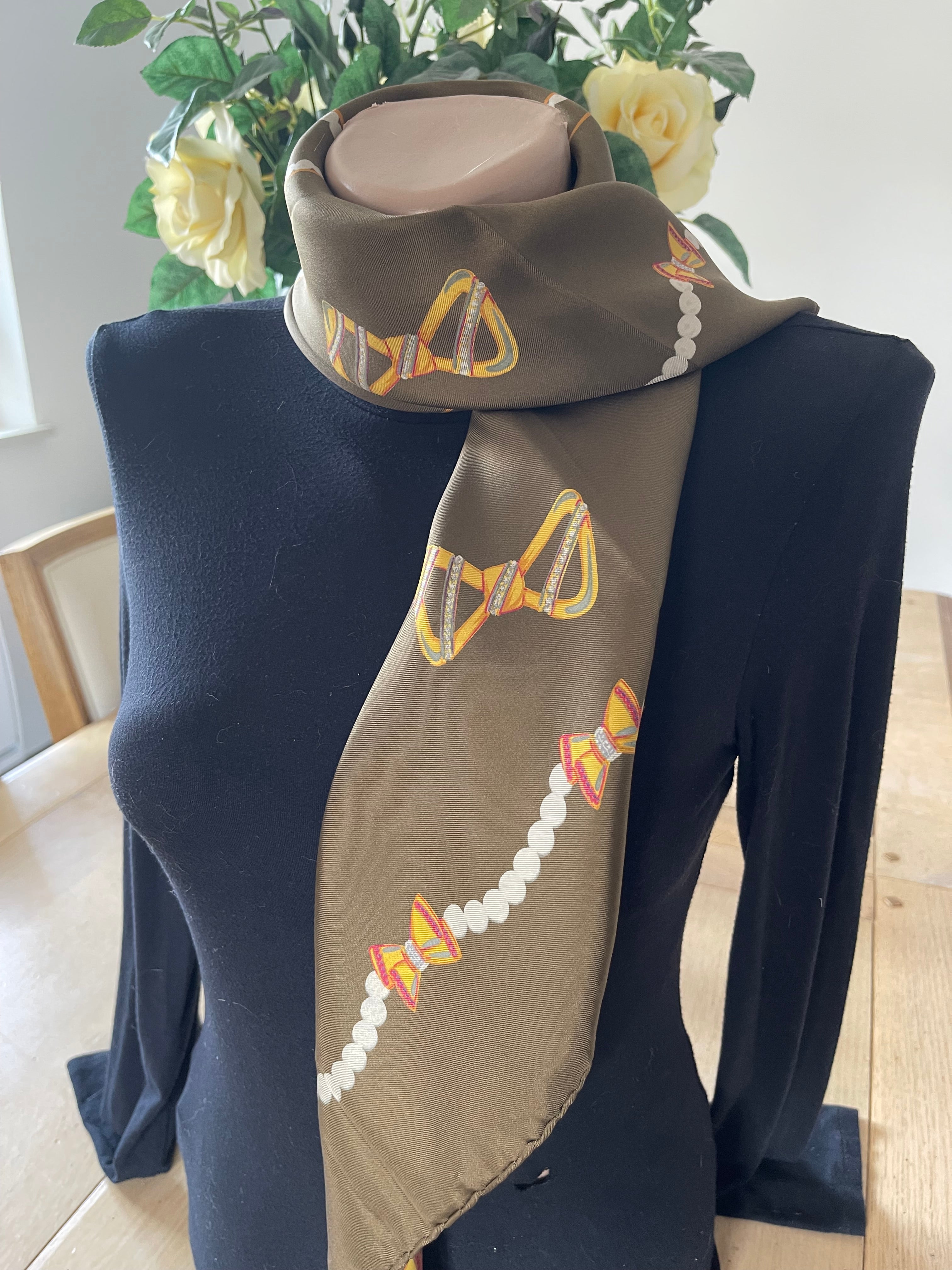 NINA RICCI scarf foulard carré schal sjaal seide silk soie
