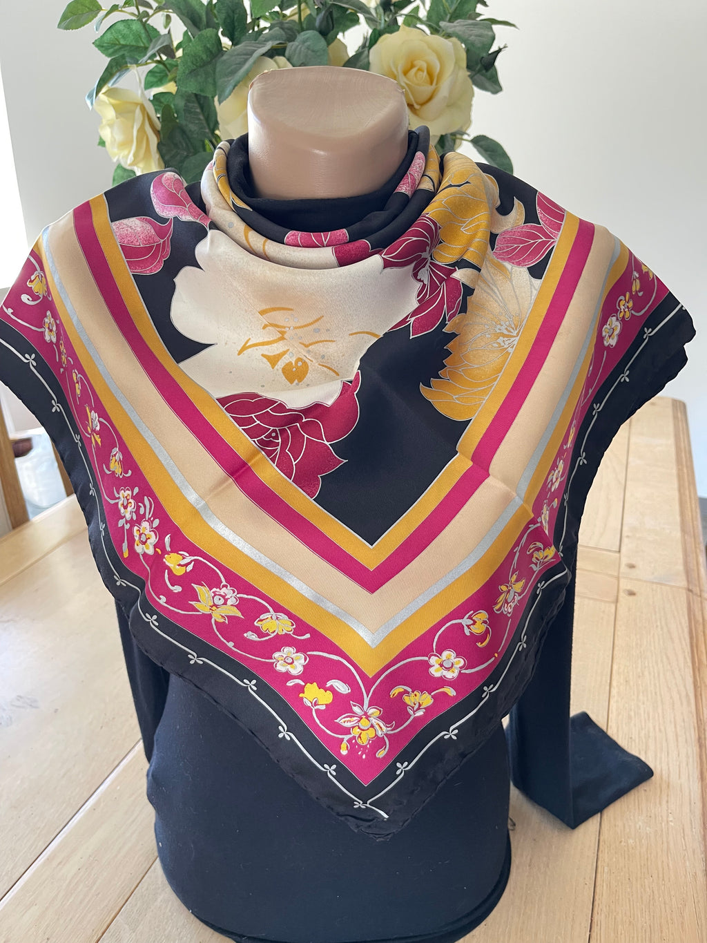 EMANUEL UNGARO carré foulard scarf schal sjaal seide soie silk
