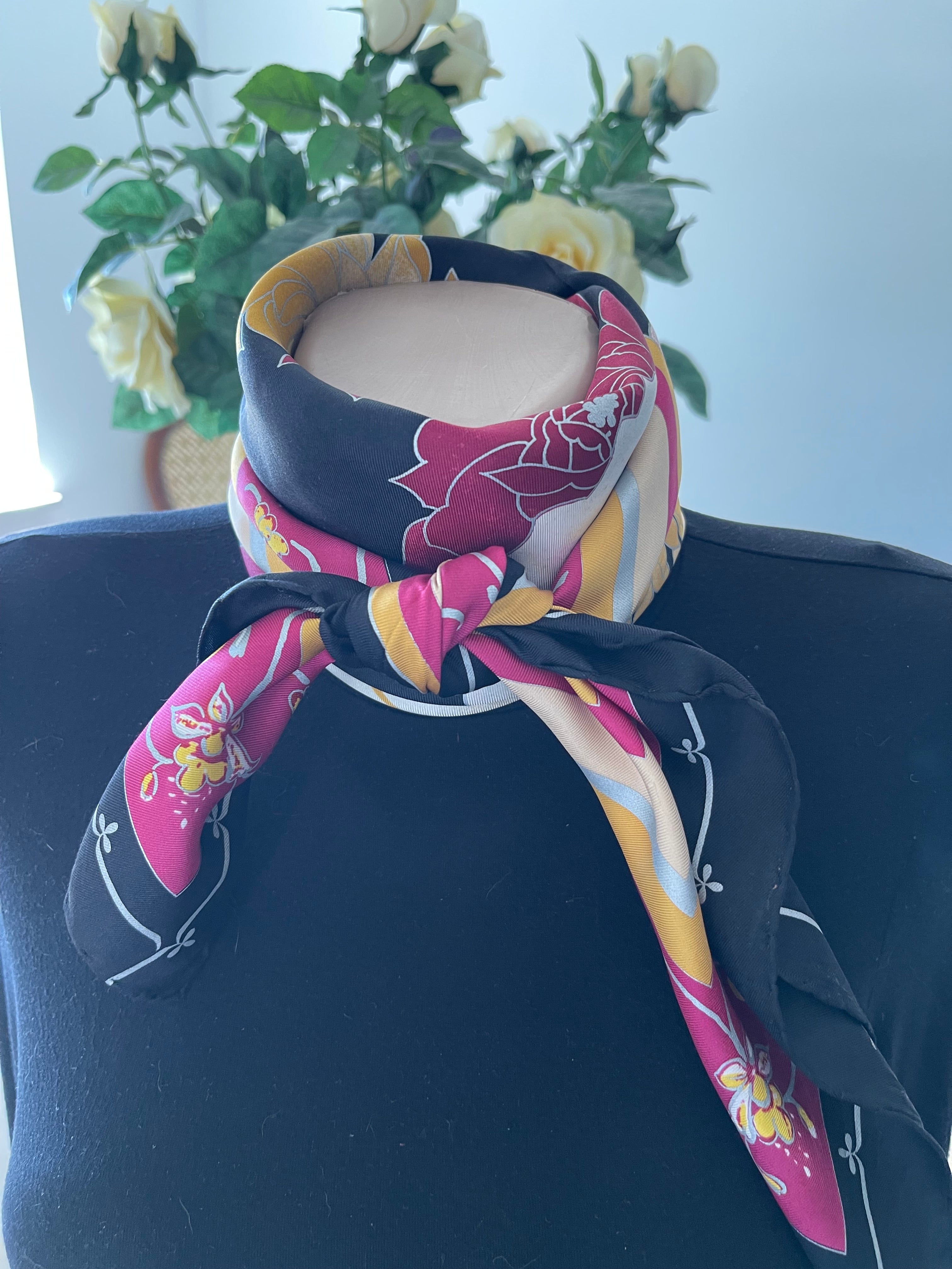 EMANUEL UNGARO carré foulard scarf schal sjaal seide soie silk