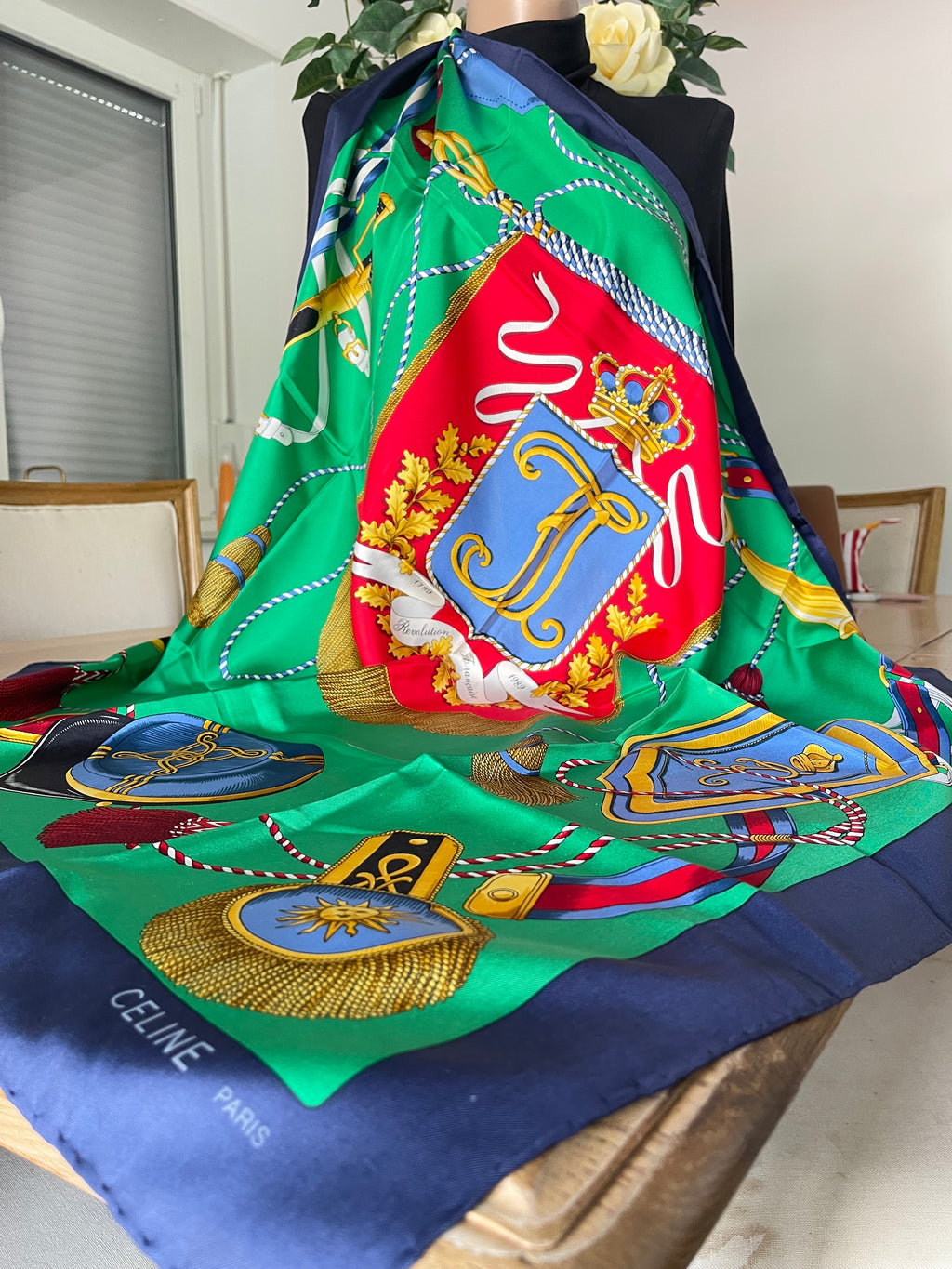 CELINE carré foulard scarf schal seide silk boite