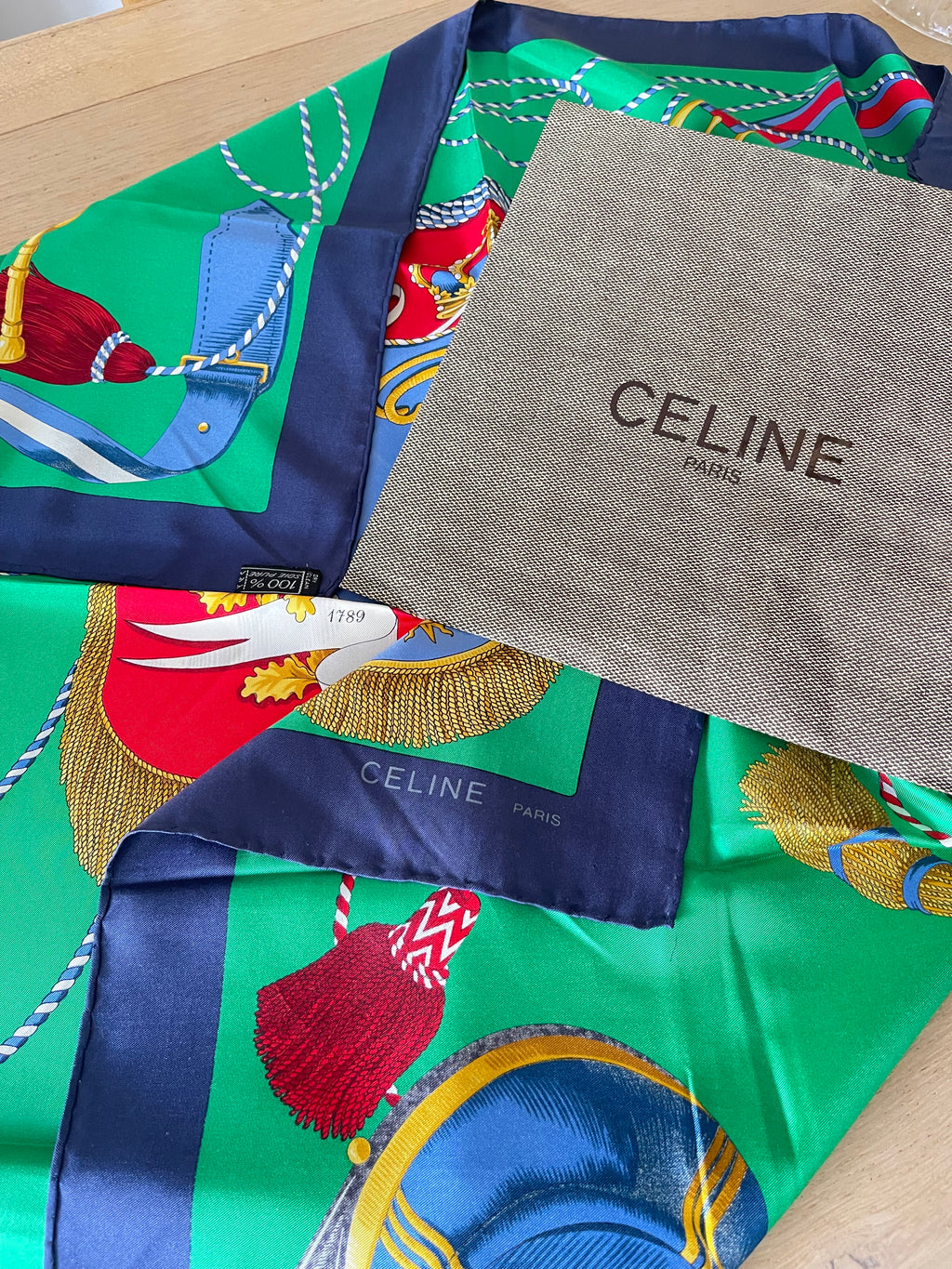 CELINE carré foulard scarf schal seide silk boite