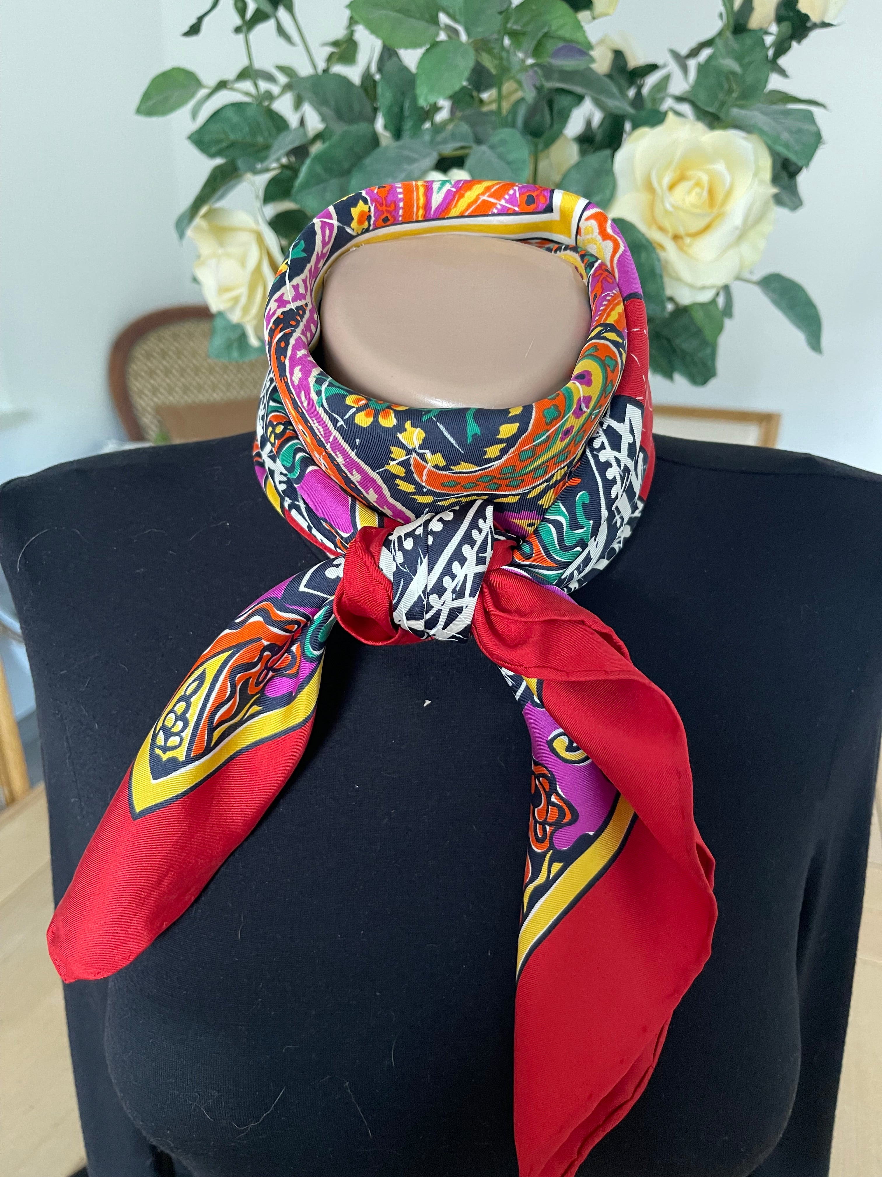 GIVENCHY carré foulard scarf schal sjaal seide silk soie