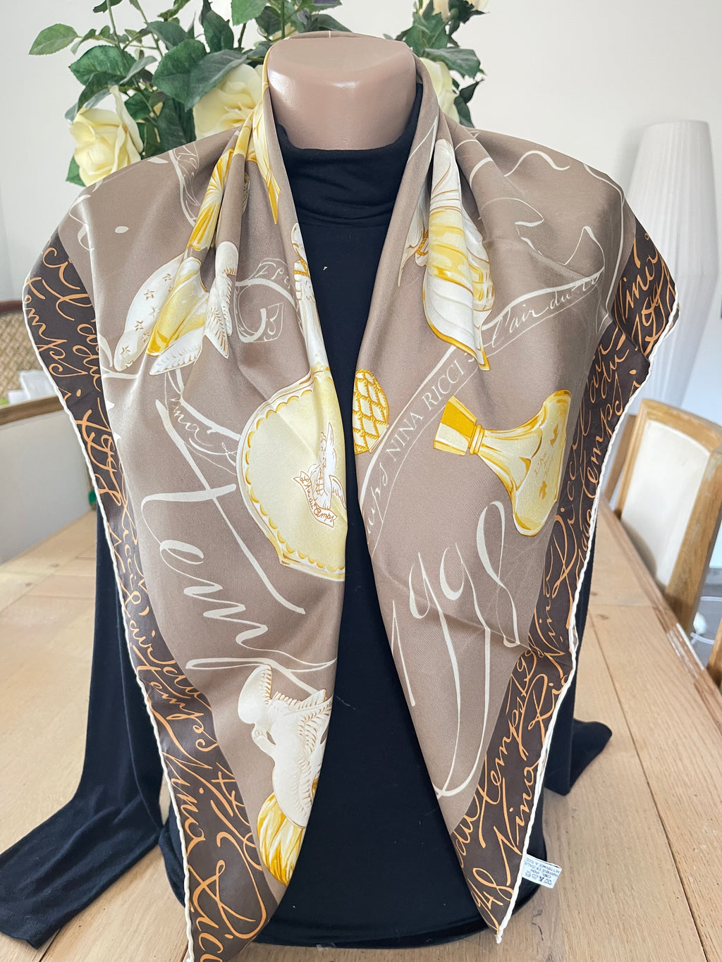 NINA RICCI carré foulard scarf schal sjaal seide silk soie