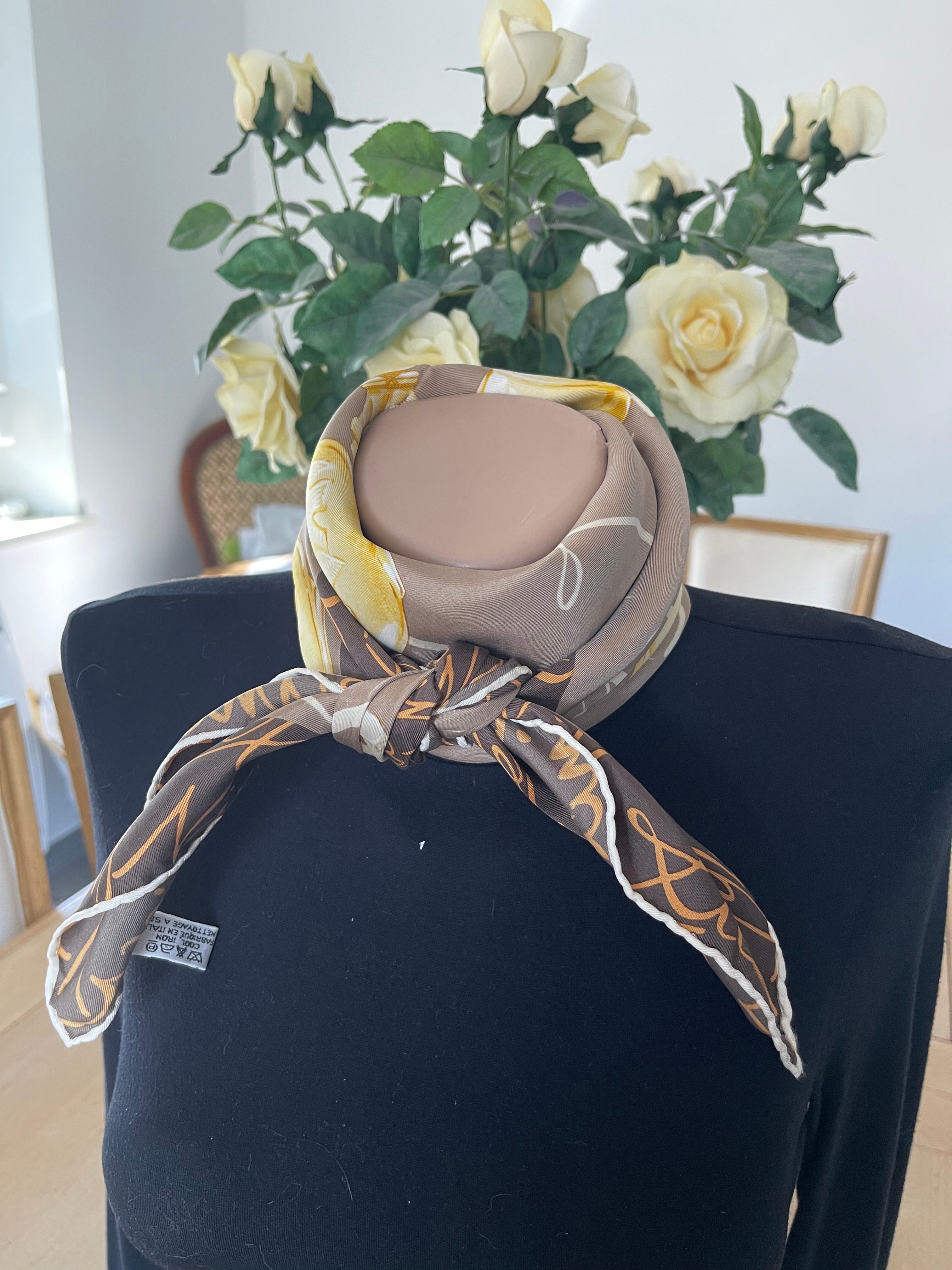 NINA RICCI carré foulard scarf schal sjaal seide silk soie