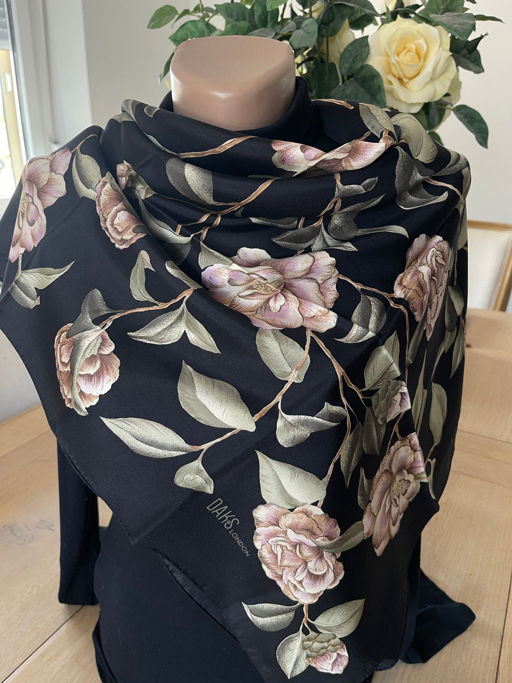 DAKS carré foulard scarf schal sjaal seide silk soie