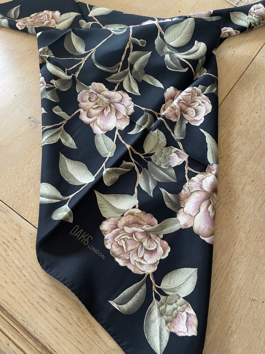DAKS carré foulard scarf schal sjaal seide silk soie