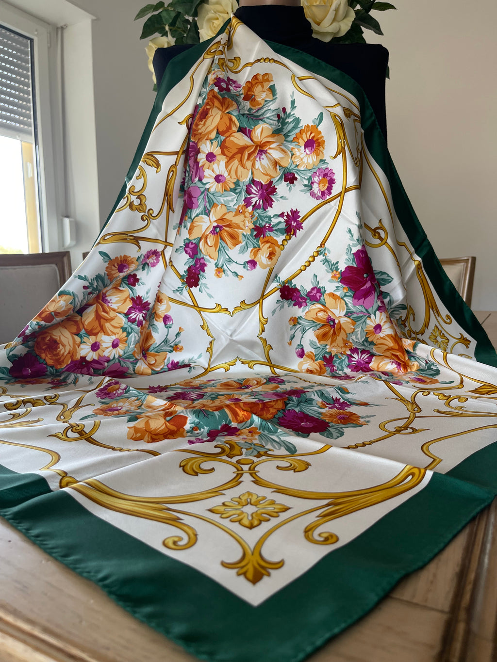 Flower Silk scarf  carré foulard scarf seide soie silk