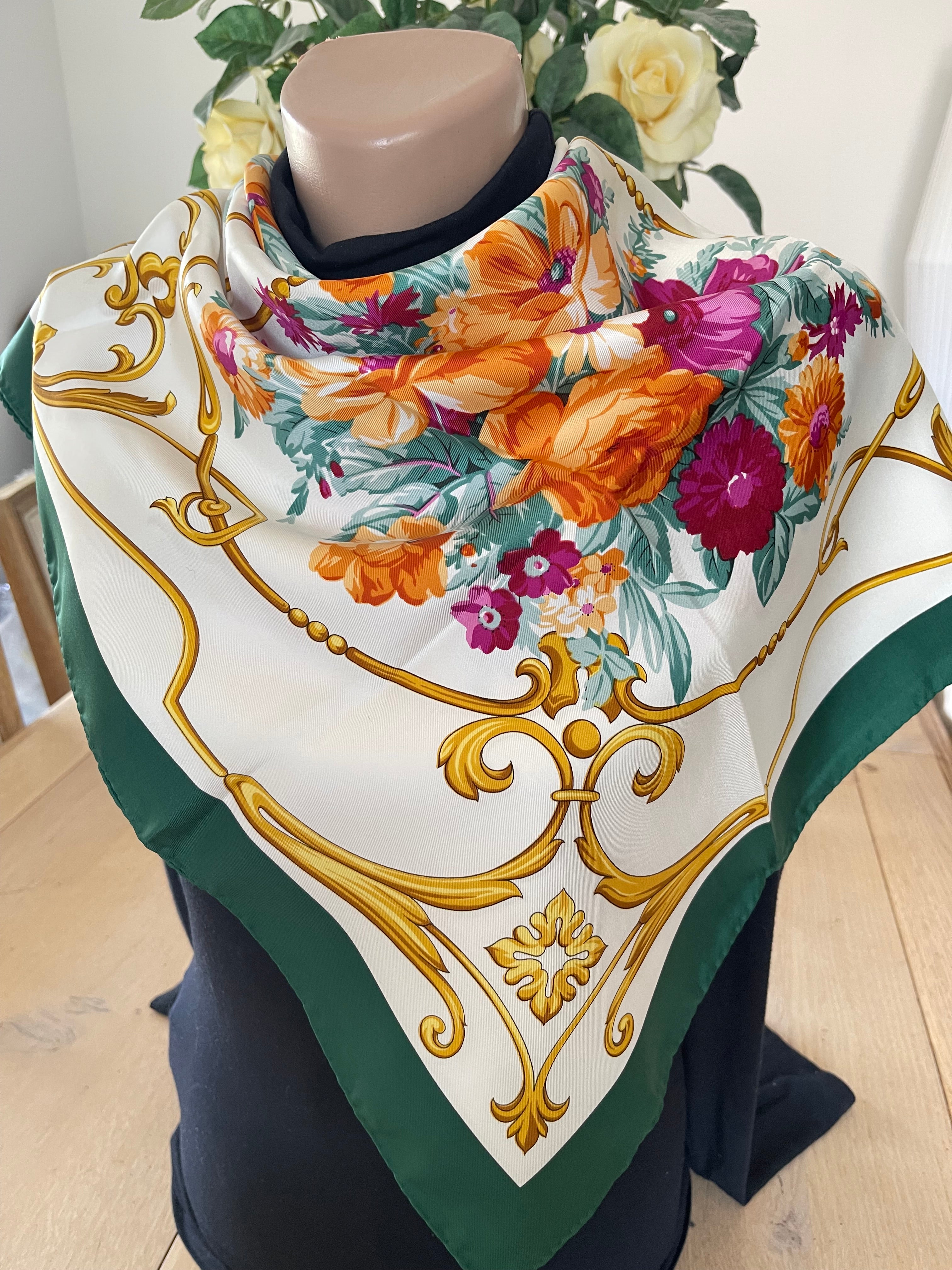 Flower Silk scarf  carré foulard scarf seide soie silk
