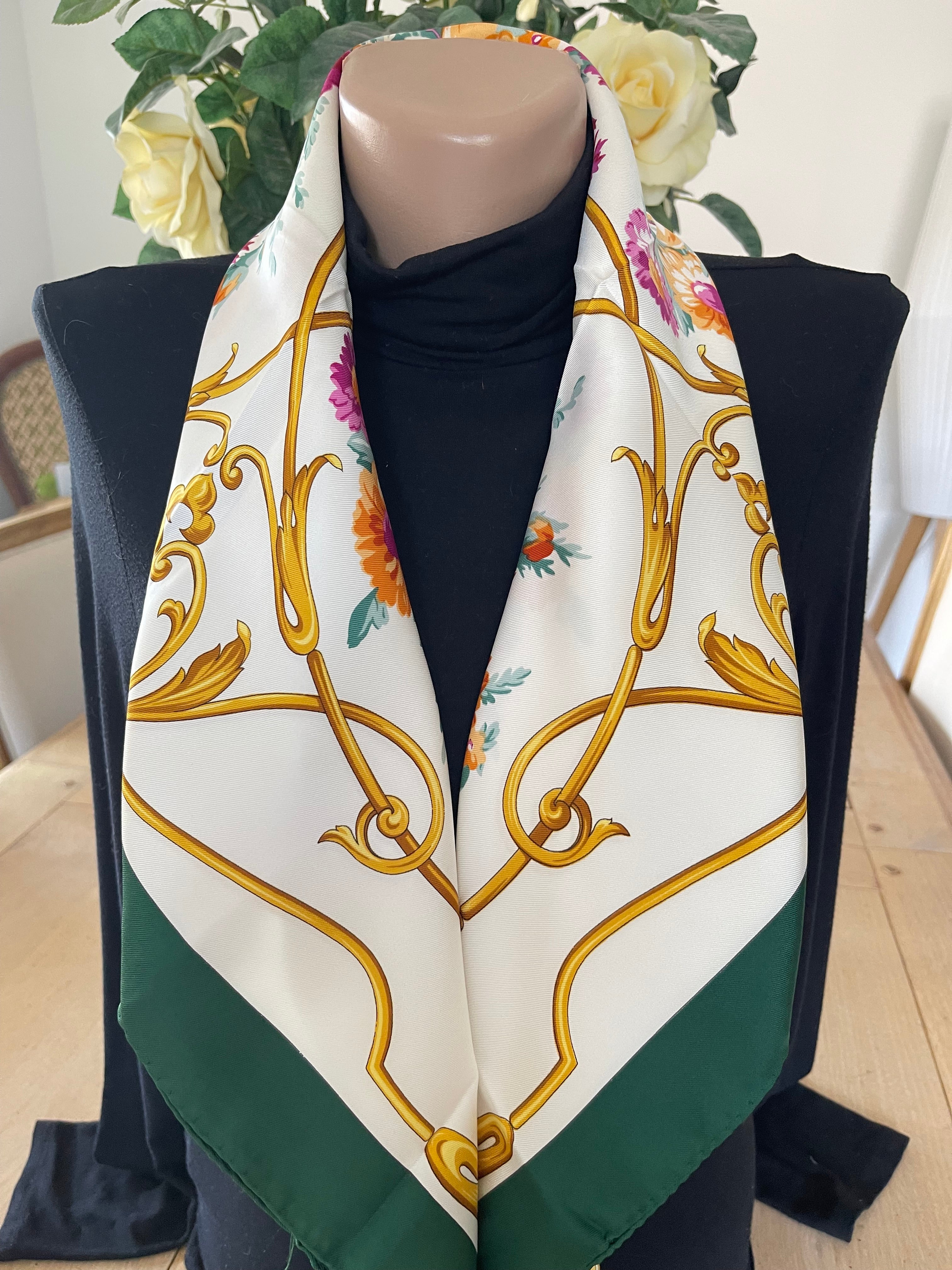 Flower Silk scarf  carré foulard scarf seide soie silk