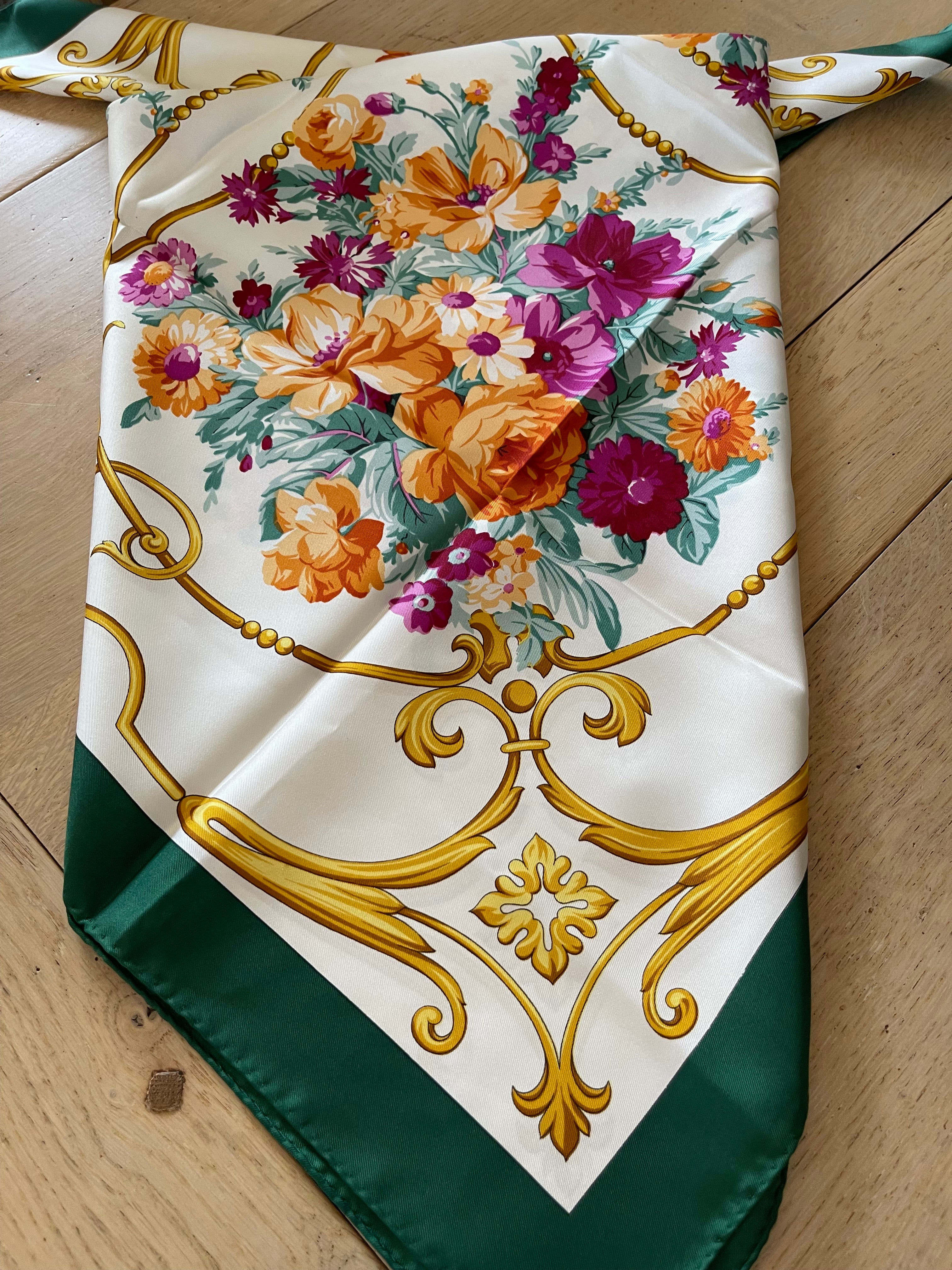 Flower Silk scarf  carré foulard scarf seide soie silk