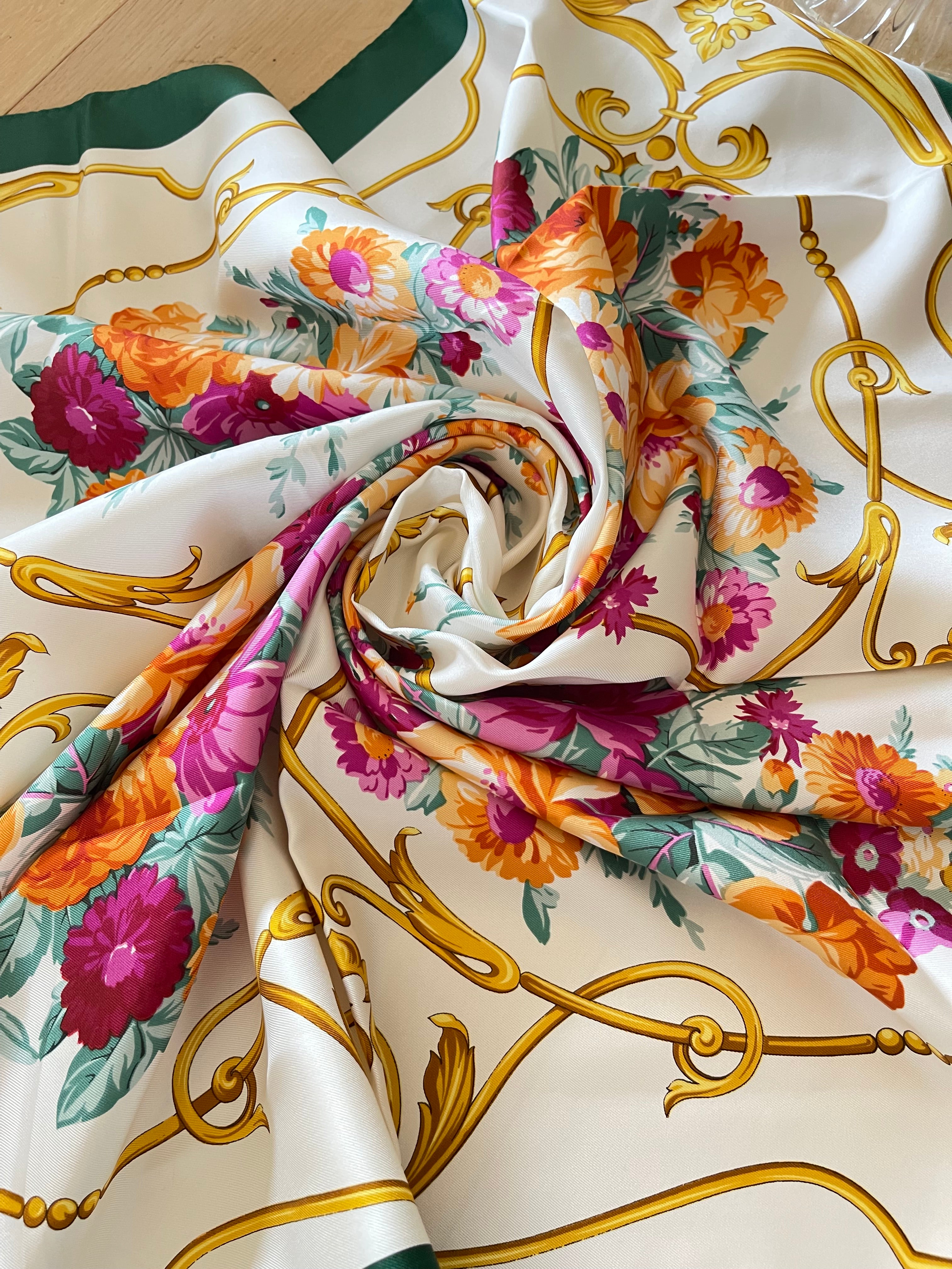 Flower Silk scarf  carré foulard scarf seide soie silk