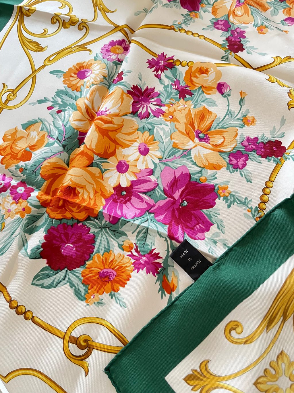Flower Silk scarf  carré foulard scarf seide soie silk