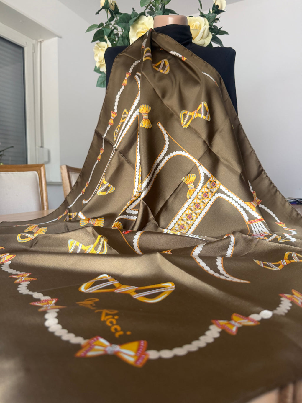 NINA RICCI scarf foulard carré schal sjaal seide silk soie