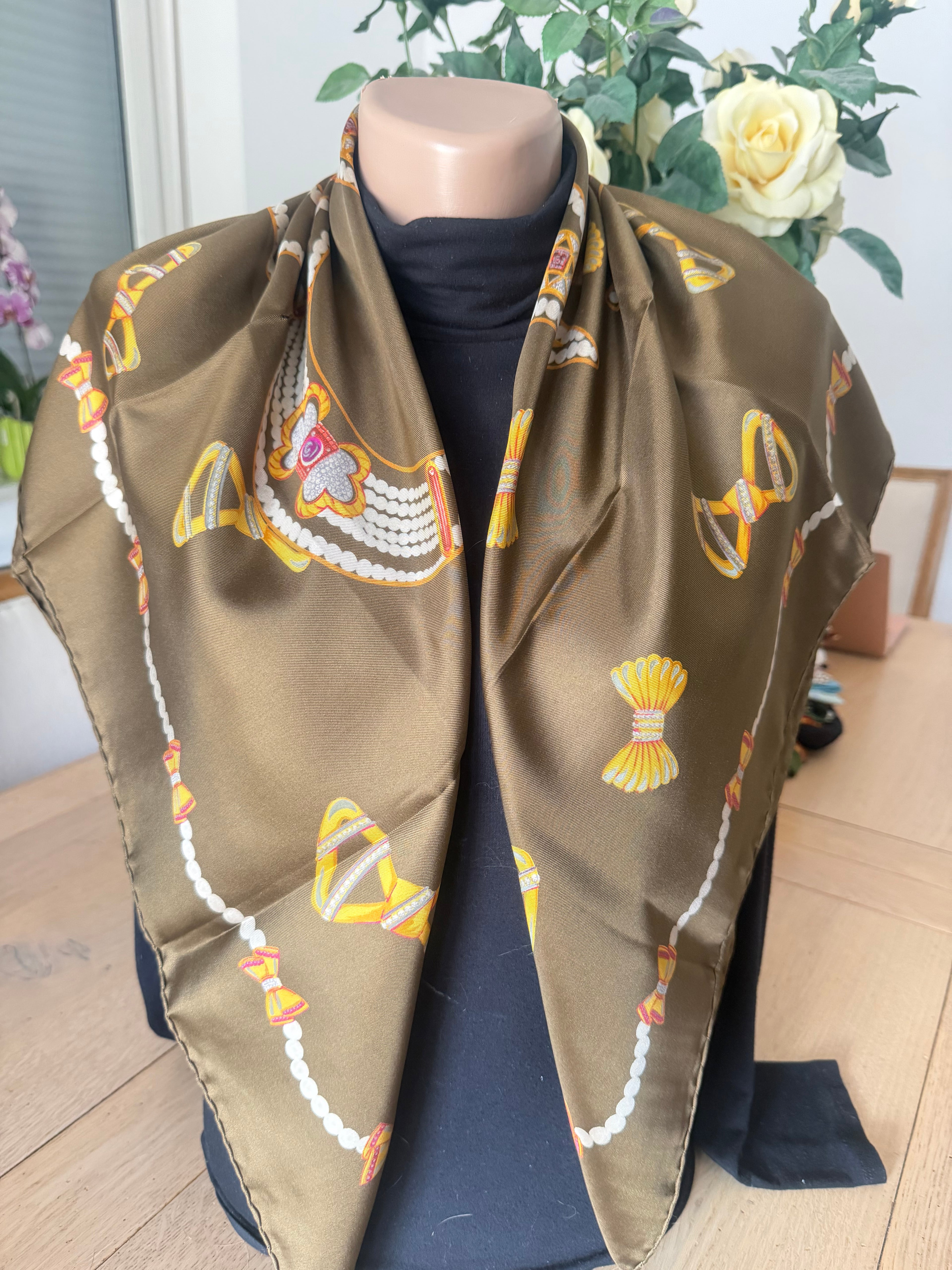 NINA RICCI scarf foulard carré schal sjaal seide silk soie