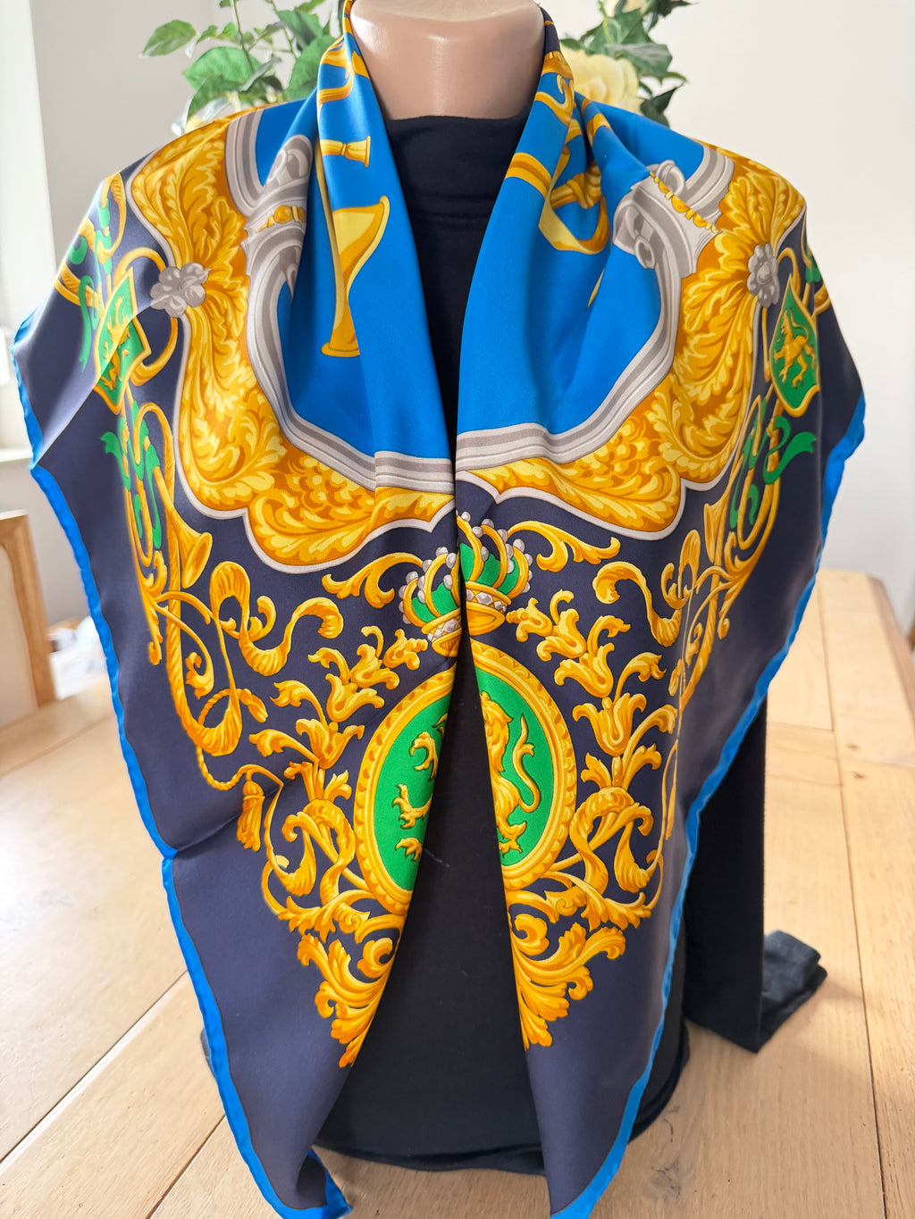 CHRISTIAN FISHBACHER carré foulard scarf schal sjaal seide soie silk