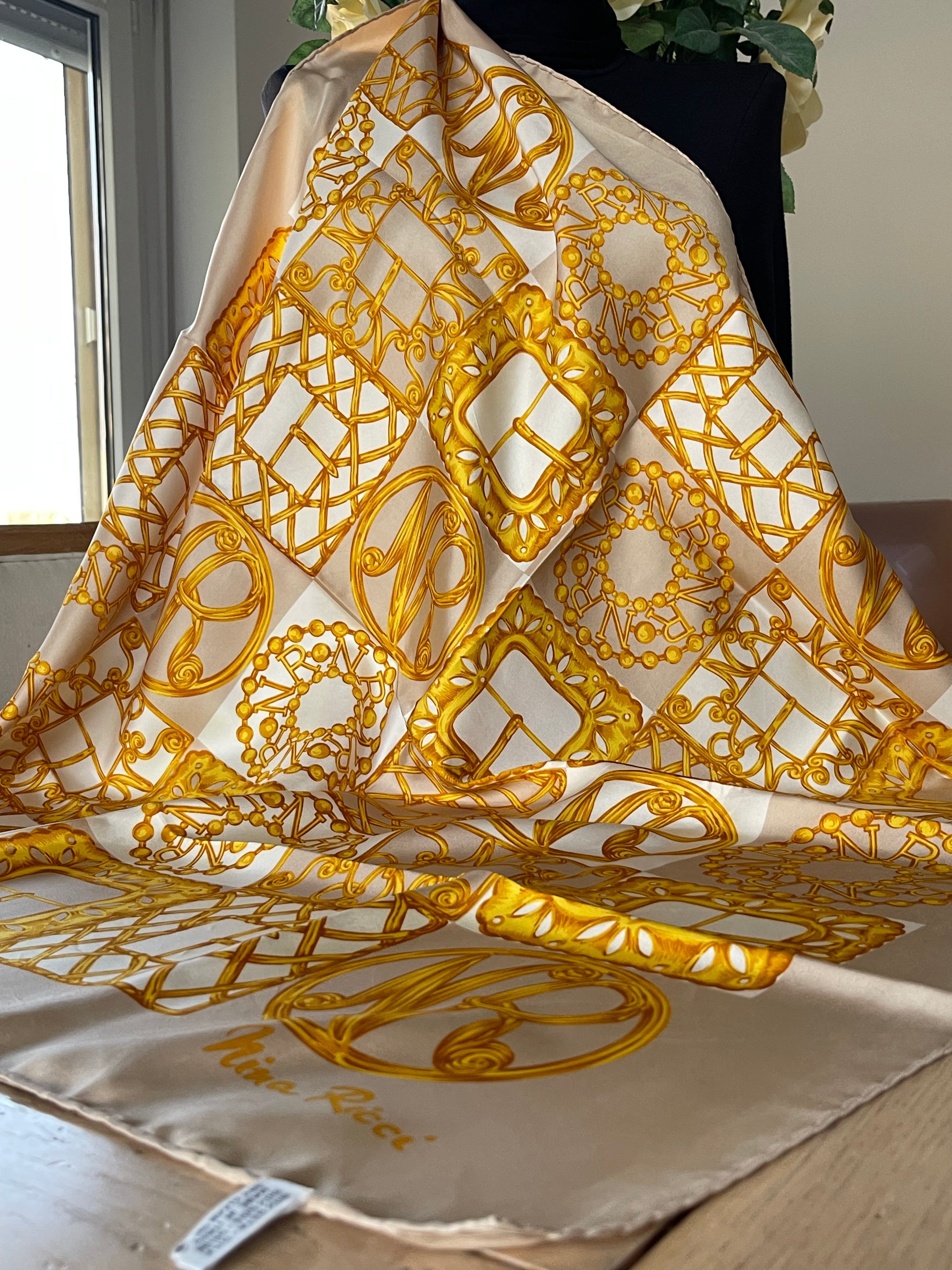 Nina Ricci foulard carré scarf schal sjaal seide silk soie