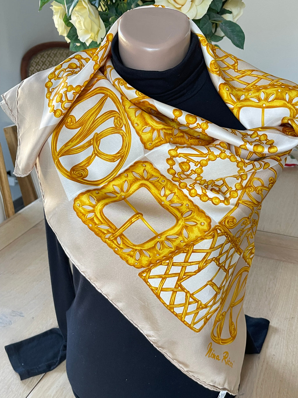 Nina Ricci foulard carré scarf schal sjaal seide silk soie