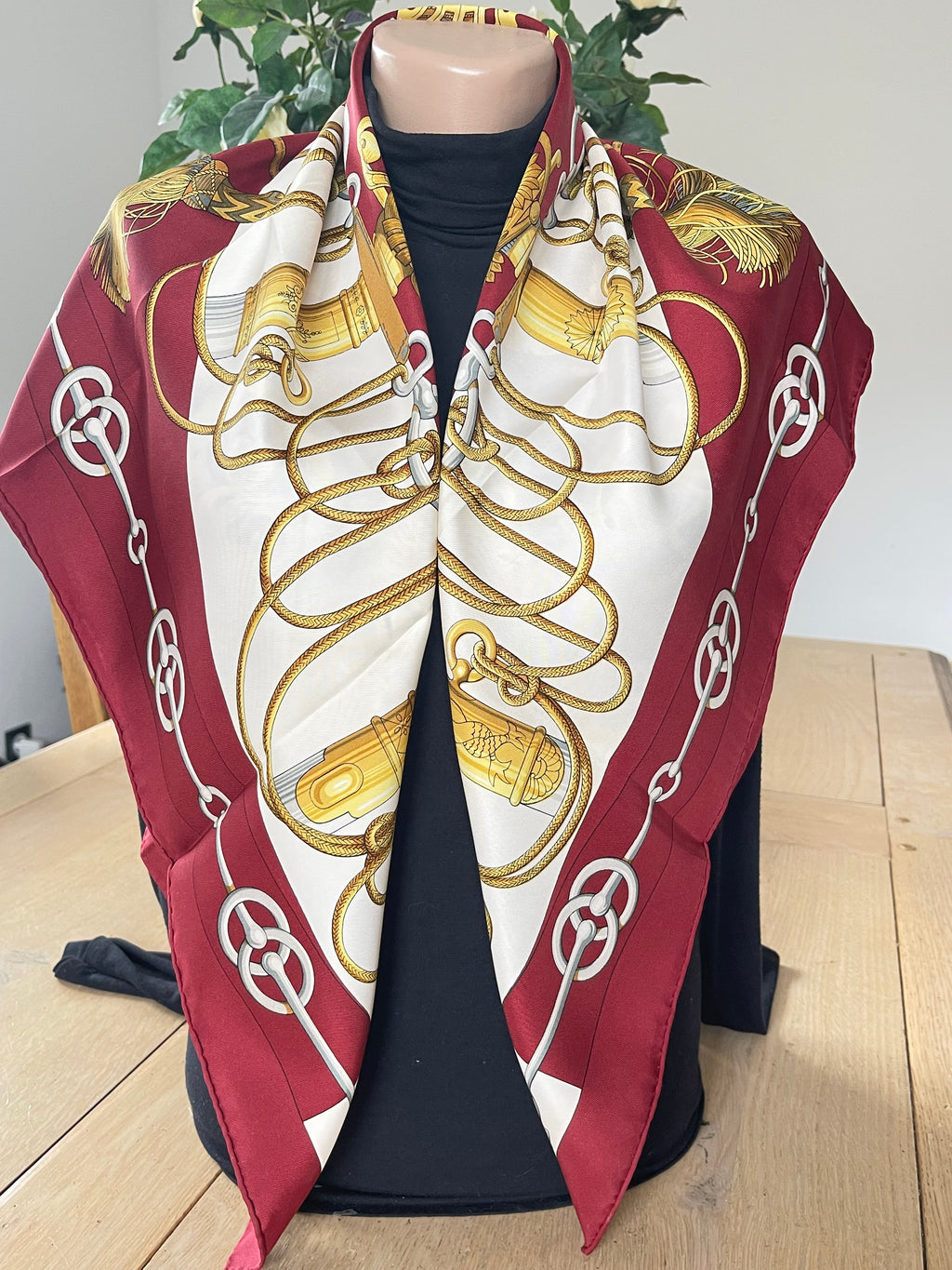Foulard Carré HERMÈS en soie seide silk