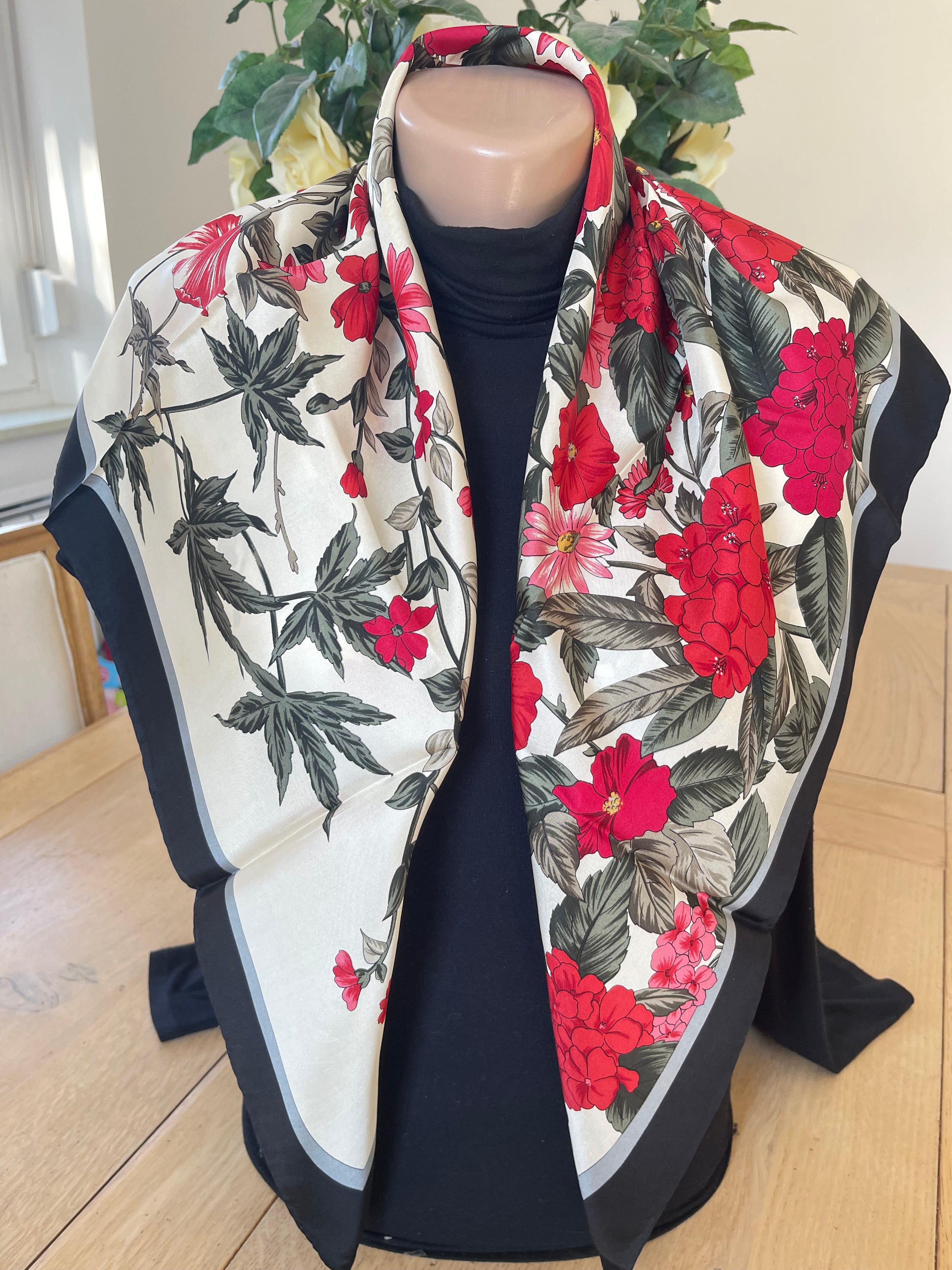 Foulard carré en soie scarf schal sjaal seide silk soie
