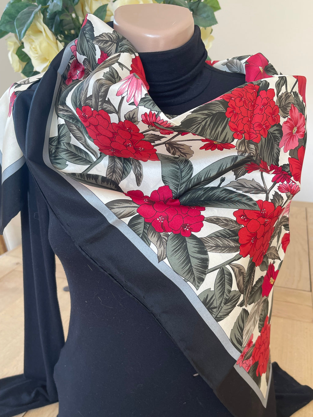 Foulard carré en soie scarf schal sjaal seide silk soie