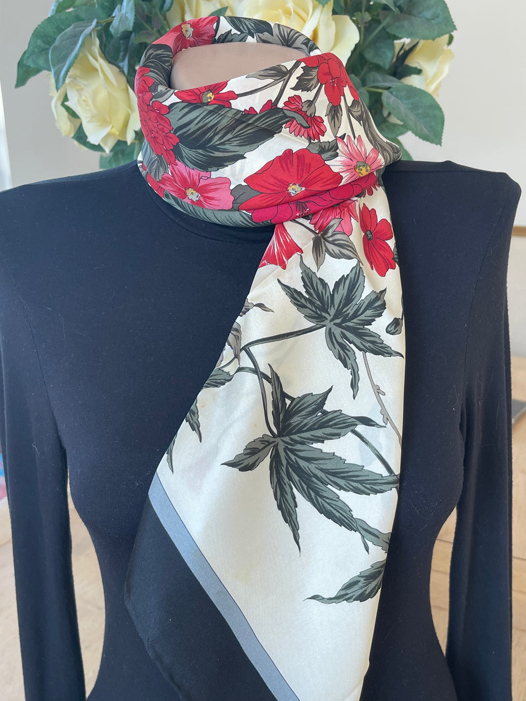 Foulard carré en soie scarf schal sjaal seide silk soie