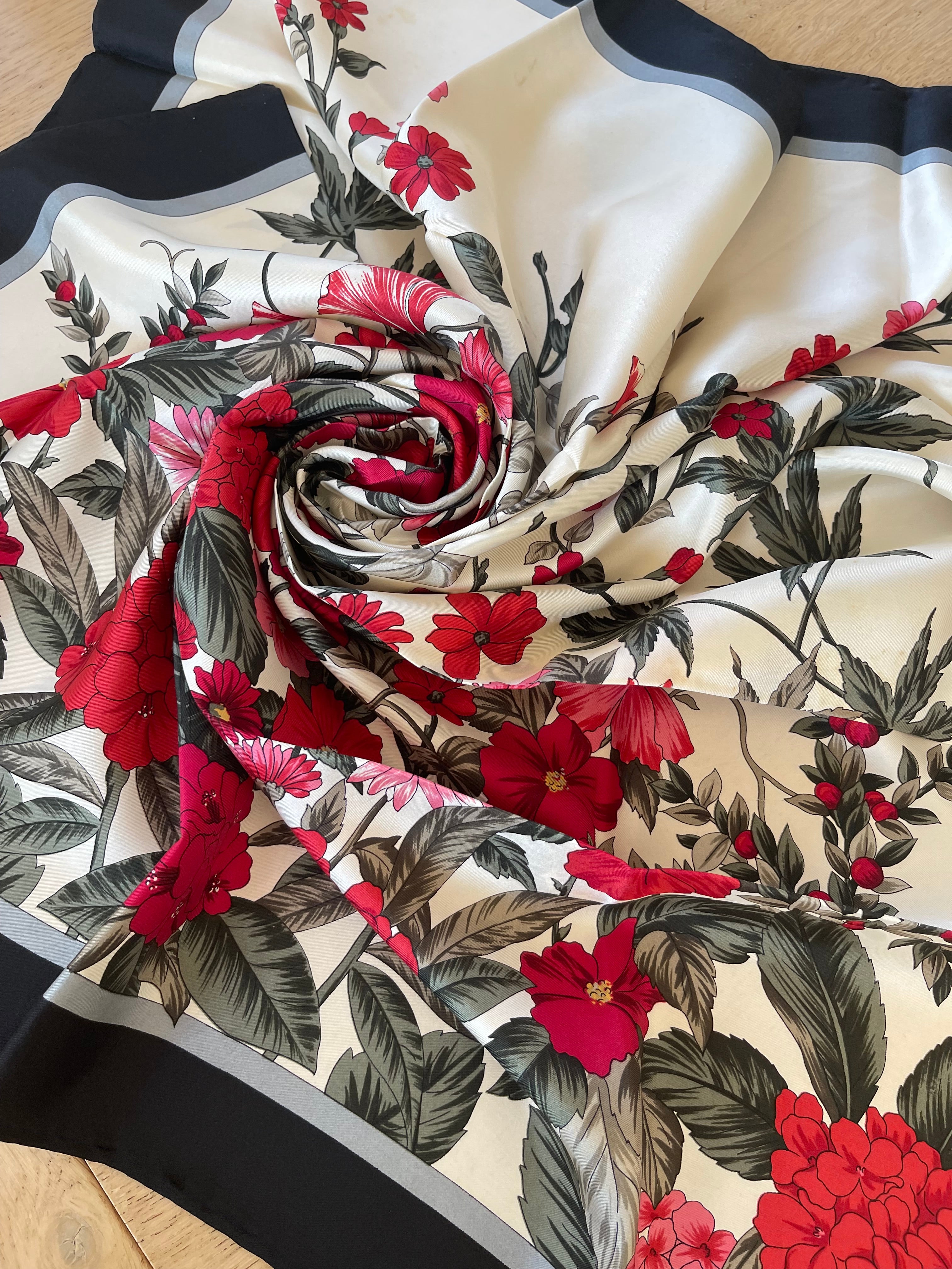 Foulard carré en soie scarf schal sjaal seide silk soie