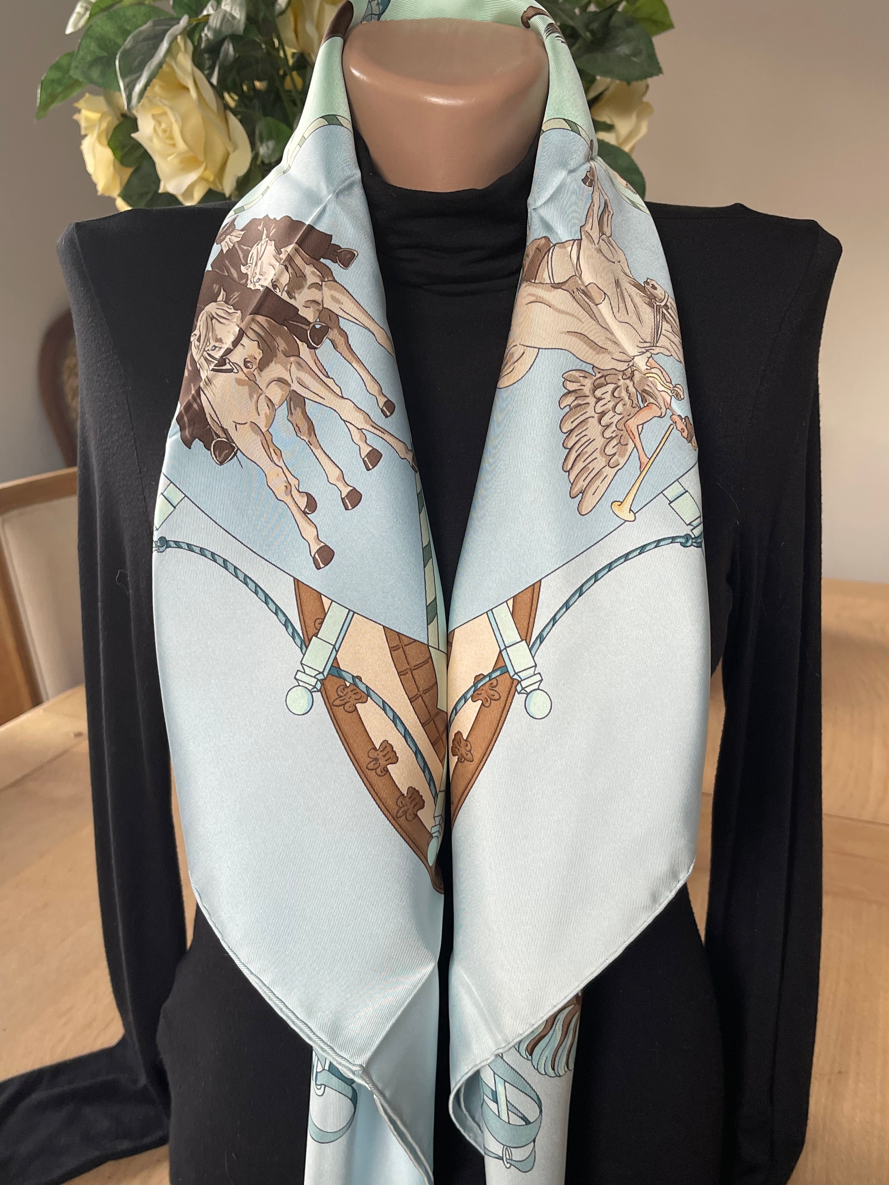 Foulard carré HERMÈS Musée Vivant signé Silk SCARF seide seda seta schal