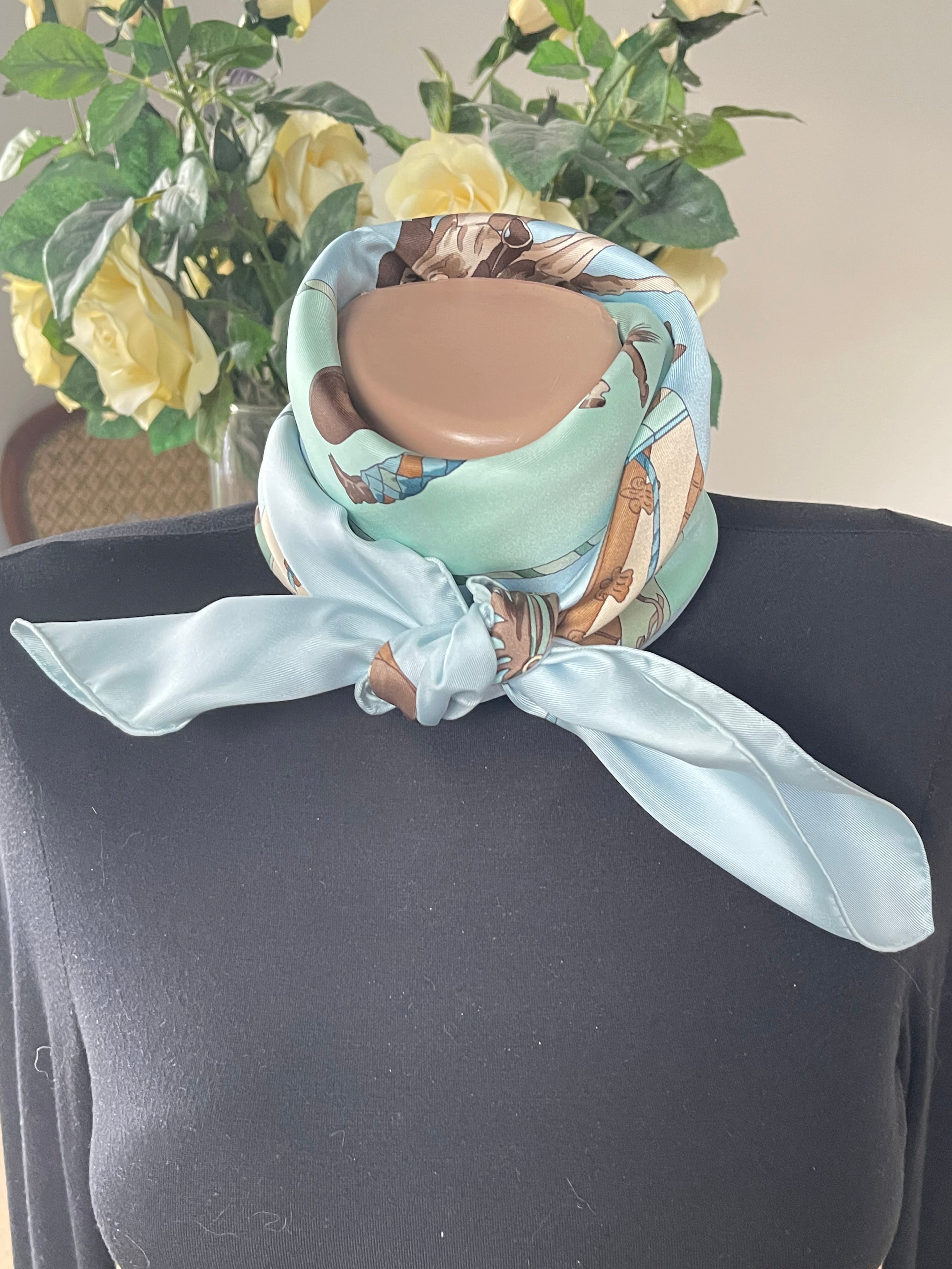 Foulard carré HERMÈS Musée Vivant signé Silk SCARF seide seda seta schal
