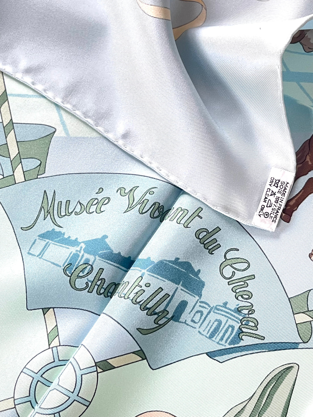 Foulard carré HERMÈS Musée Vivant signé Silk SCARF seide seda seta schal