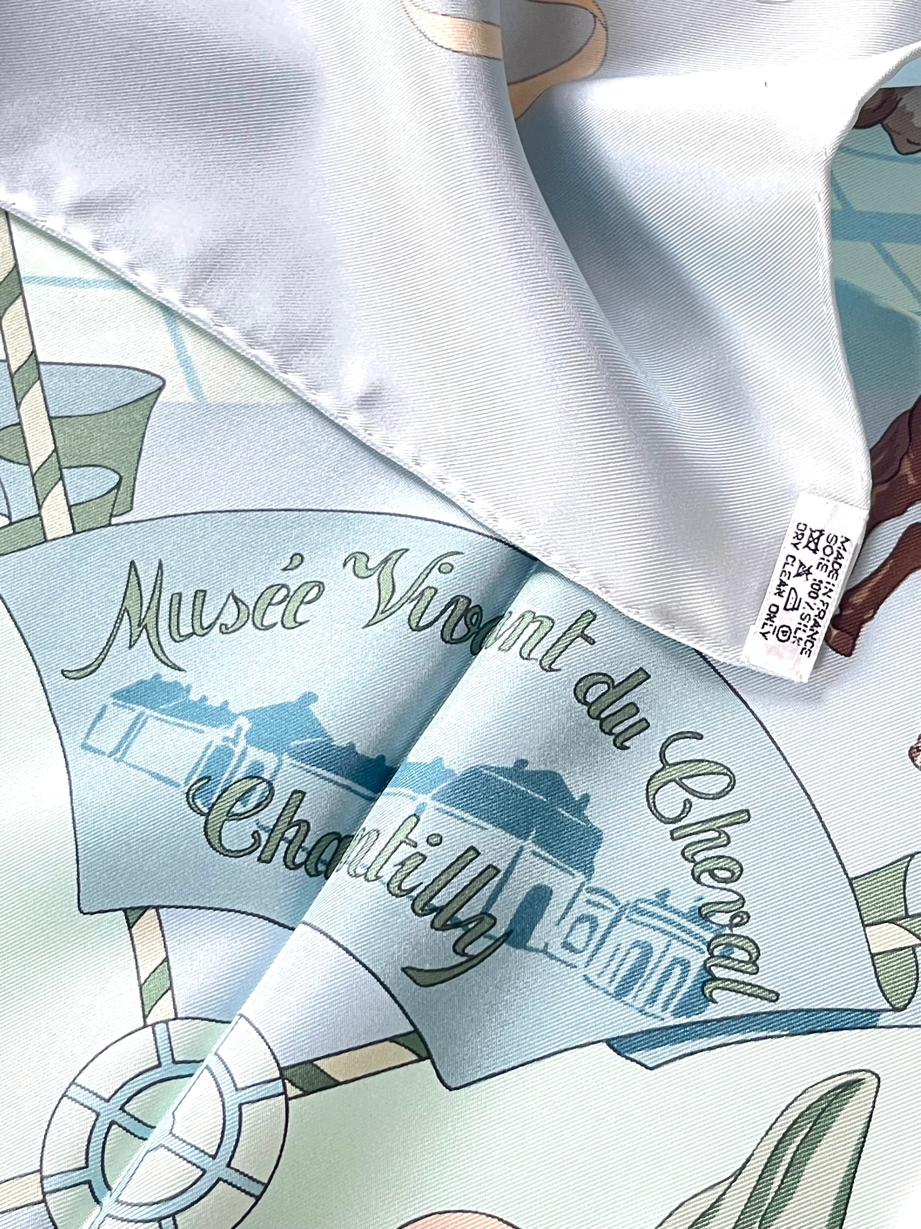 Foulard carré HERMÈS Musée Vivant signé Silk SCARF seide seda seta schal
