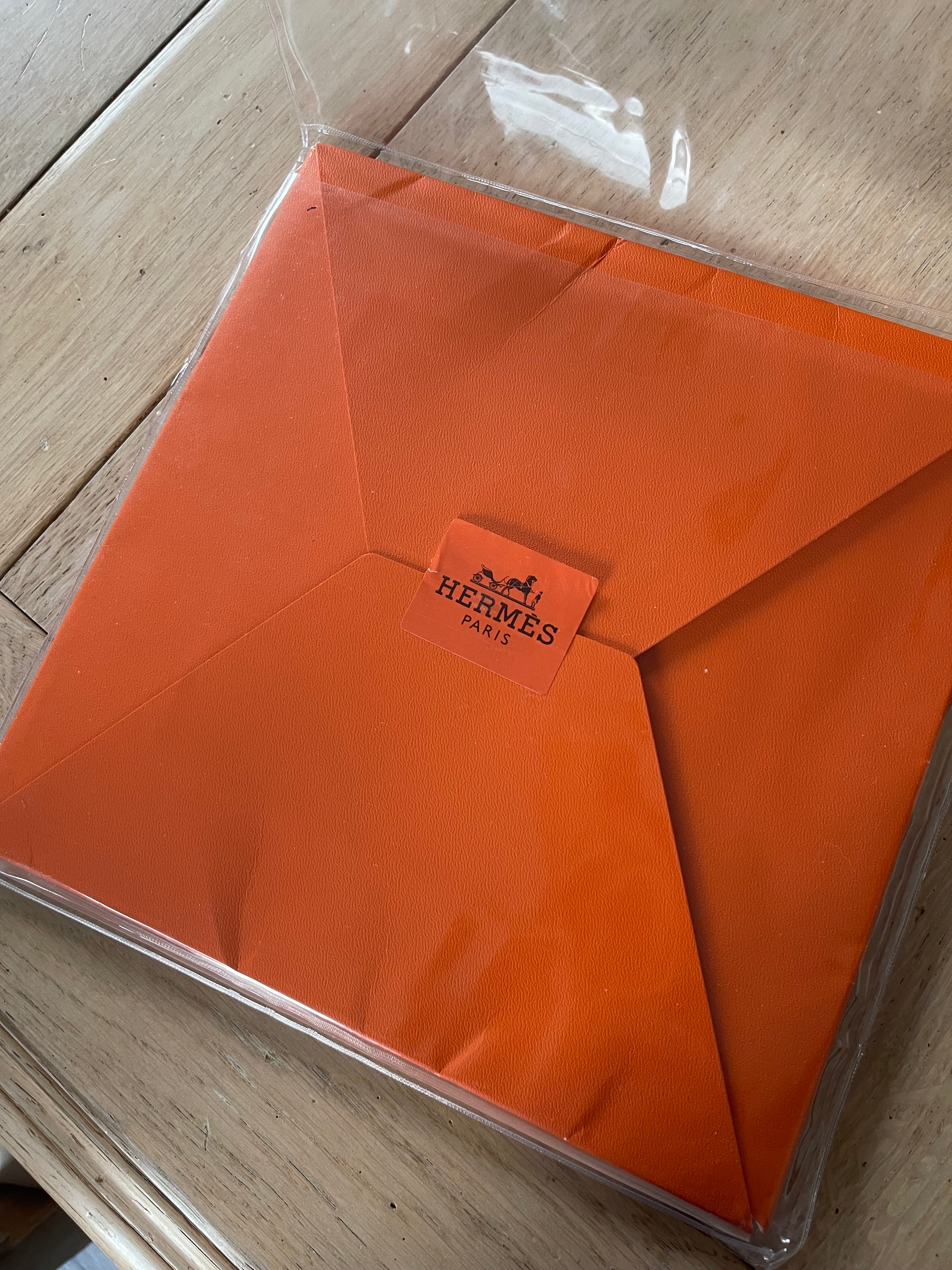 Foulard carré HERMÈS Musée Vivant signé Silk SCARF seide seda seta schal