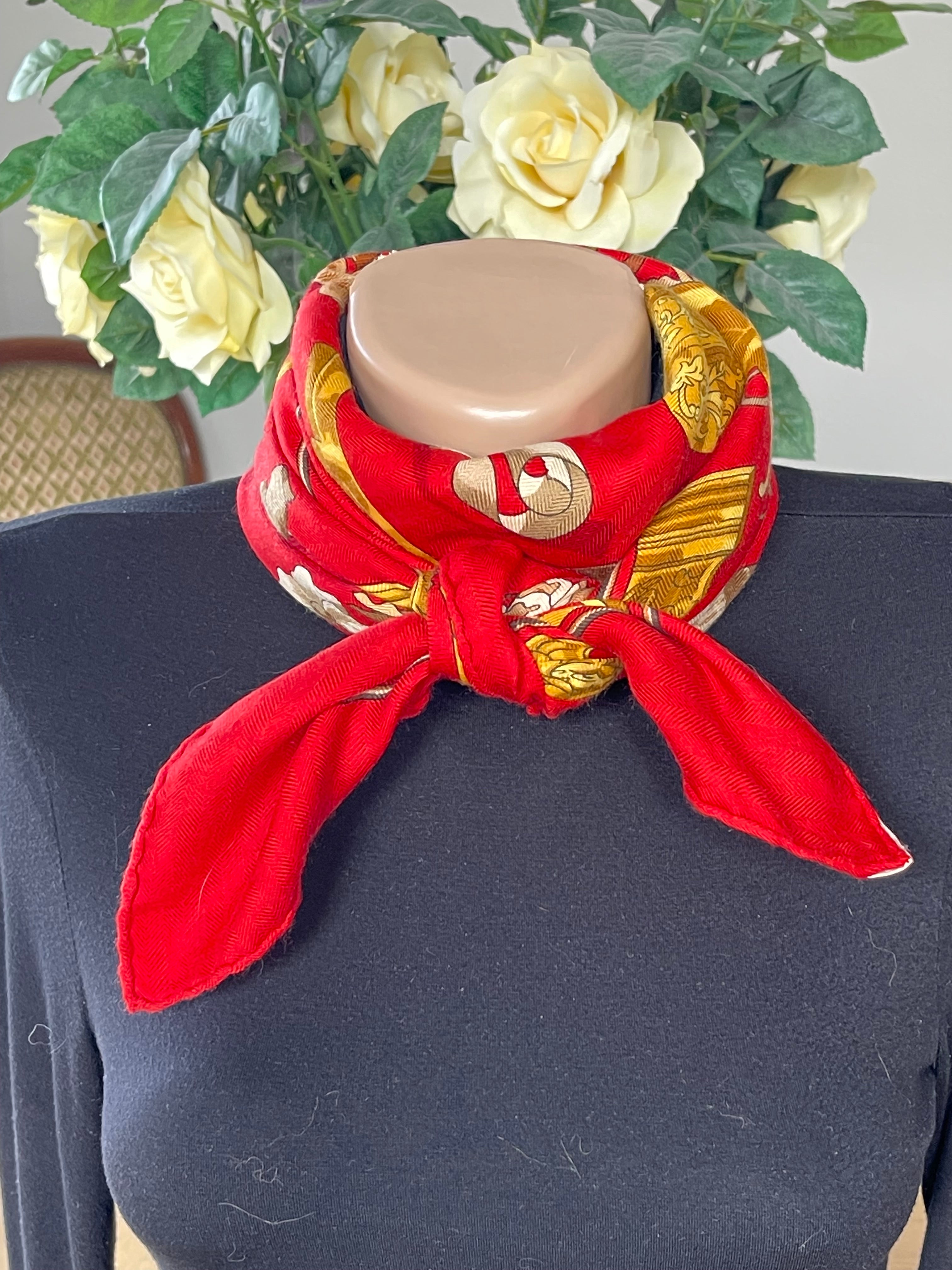 Foulard/Carré/Chale HERMÈS Cachemi-soie-Copeaux Silk SCARF seide seda seta schal