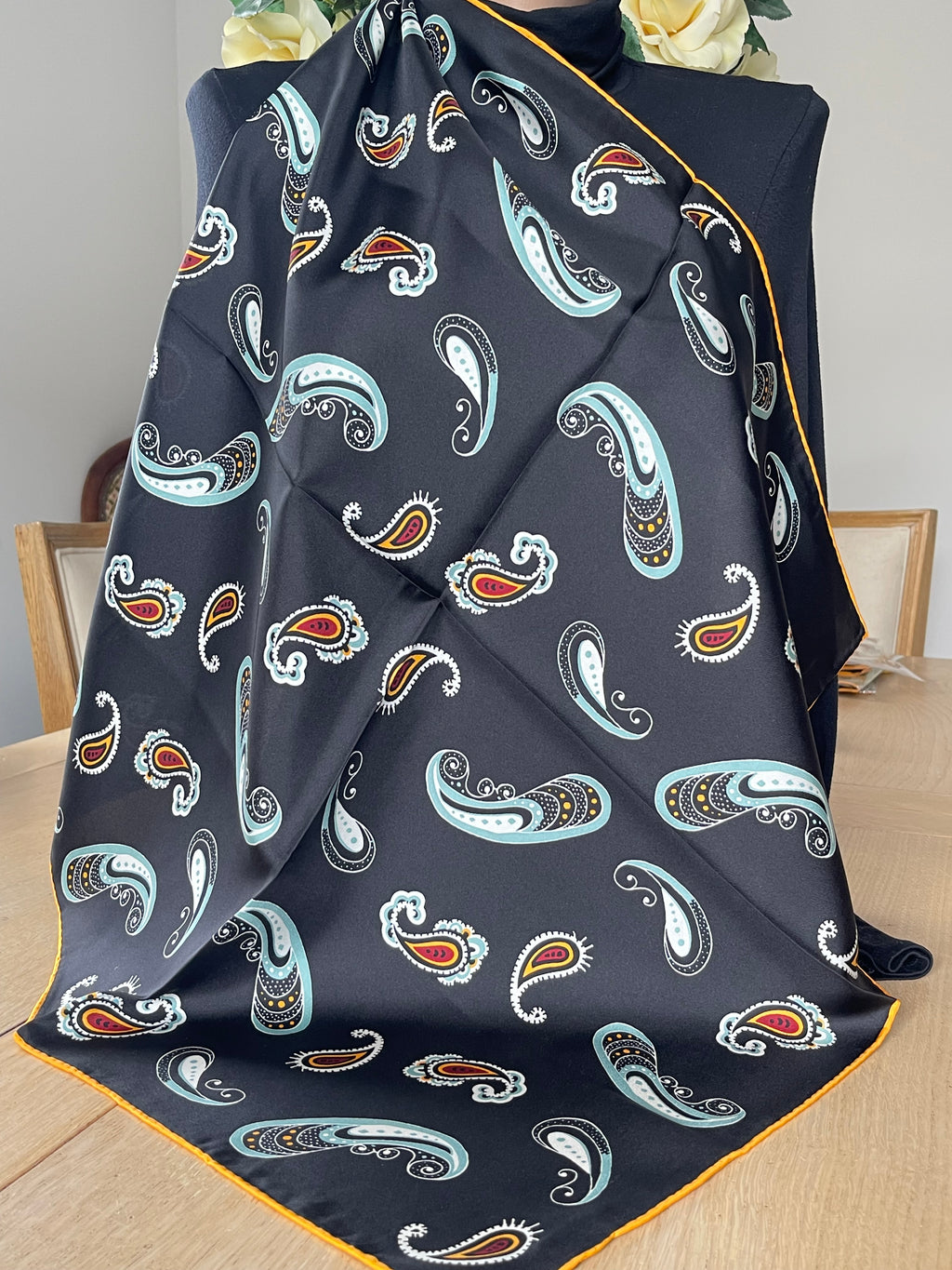 Black scarf carré carré foulard silk seide