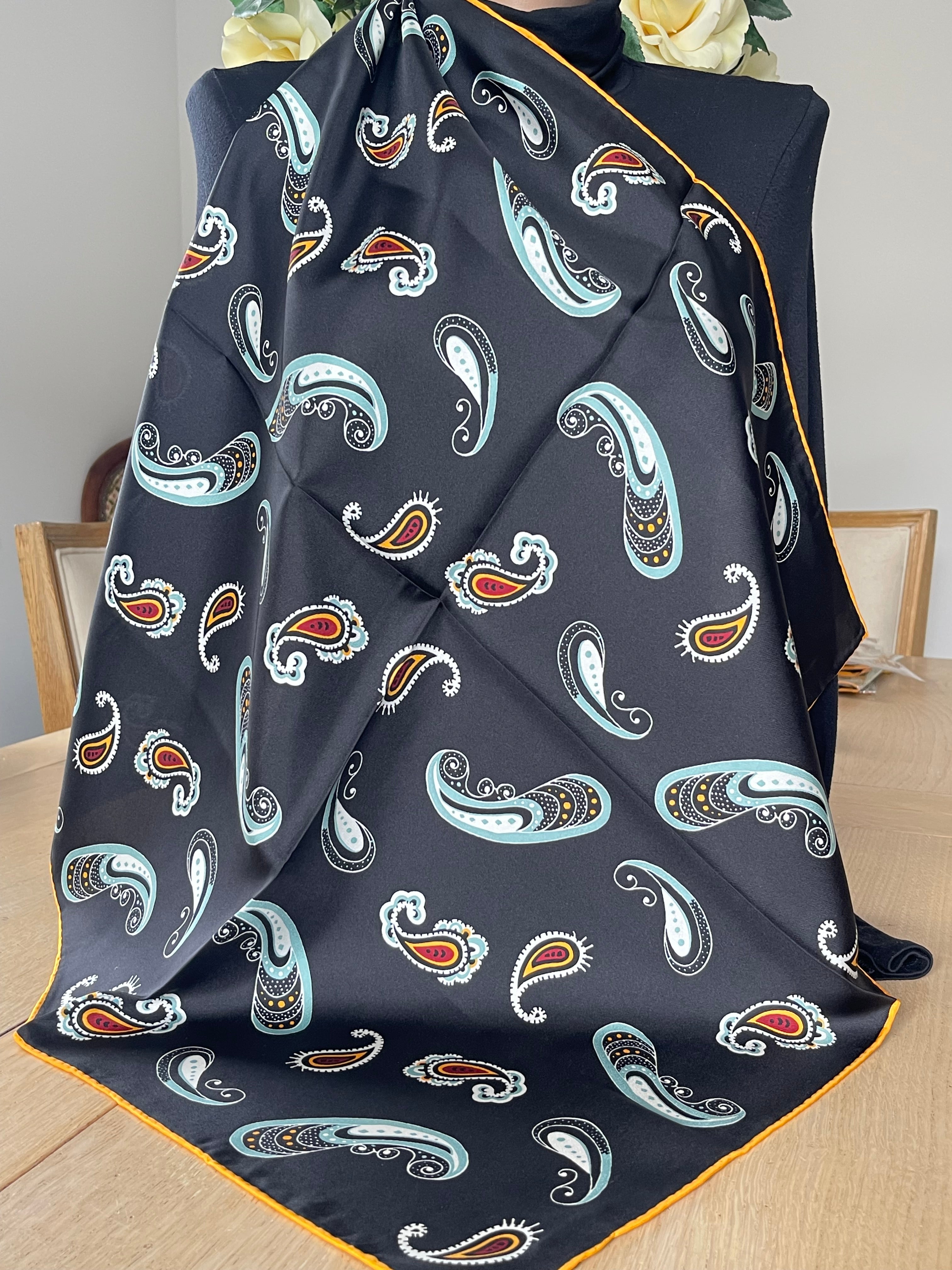 Black scarf carré carré foulard silk seide
