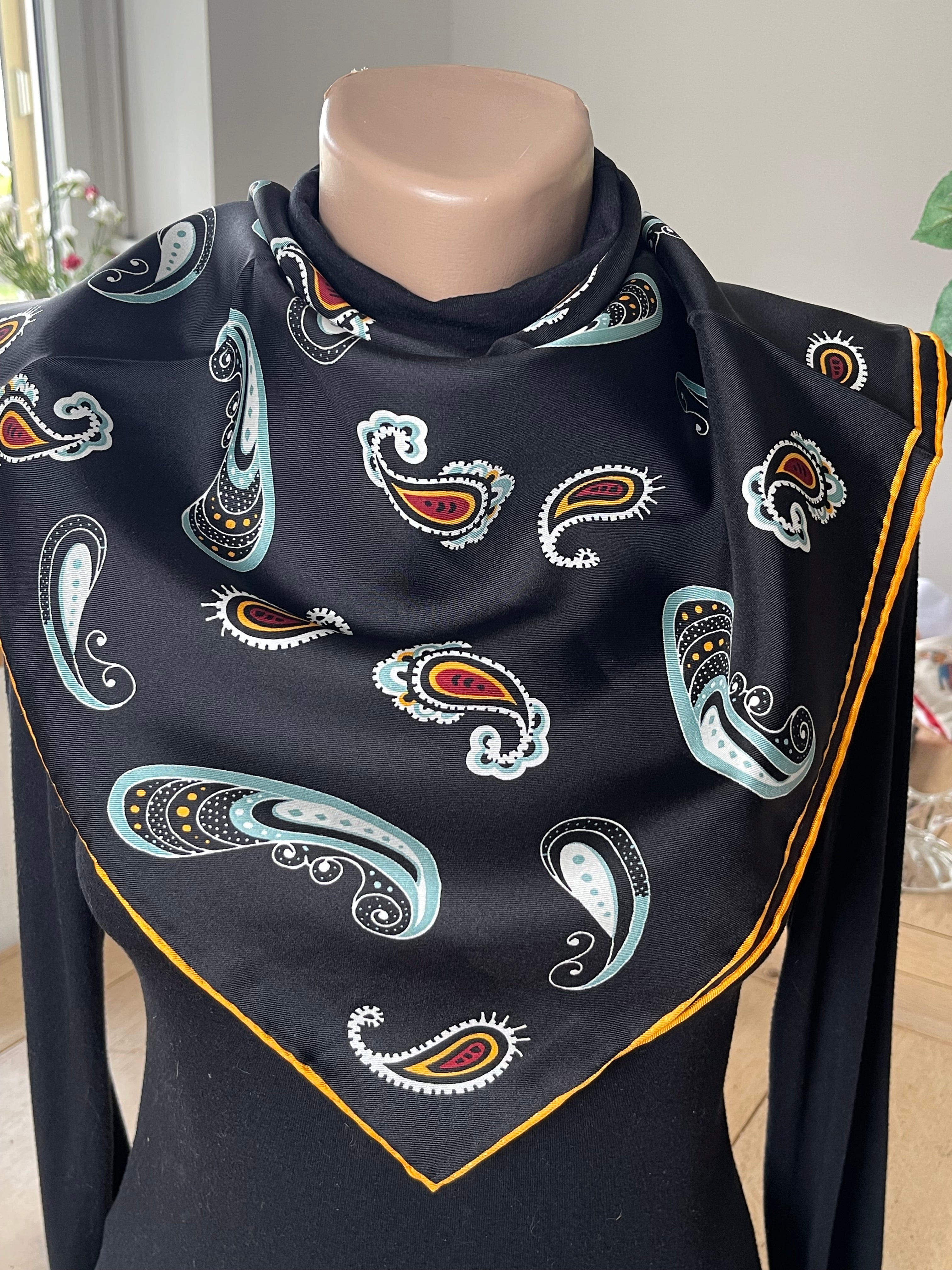 Black scarf carré carré foulard silk seide