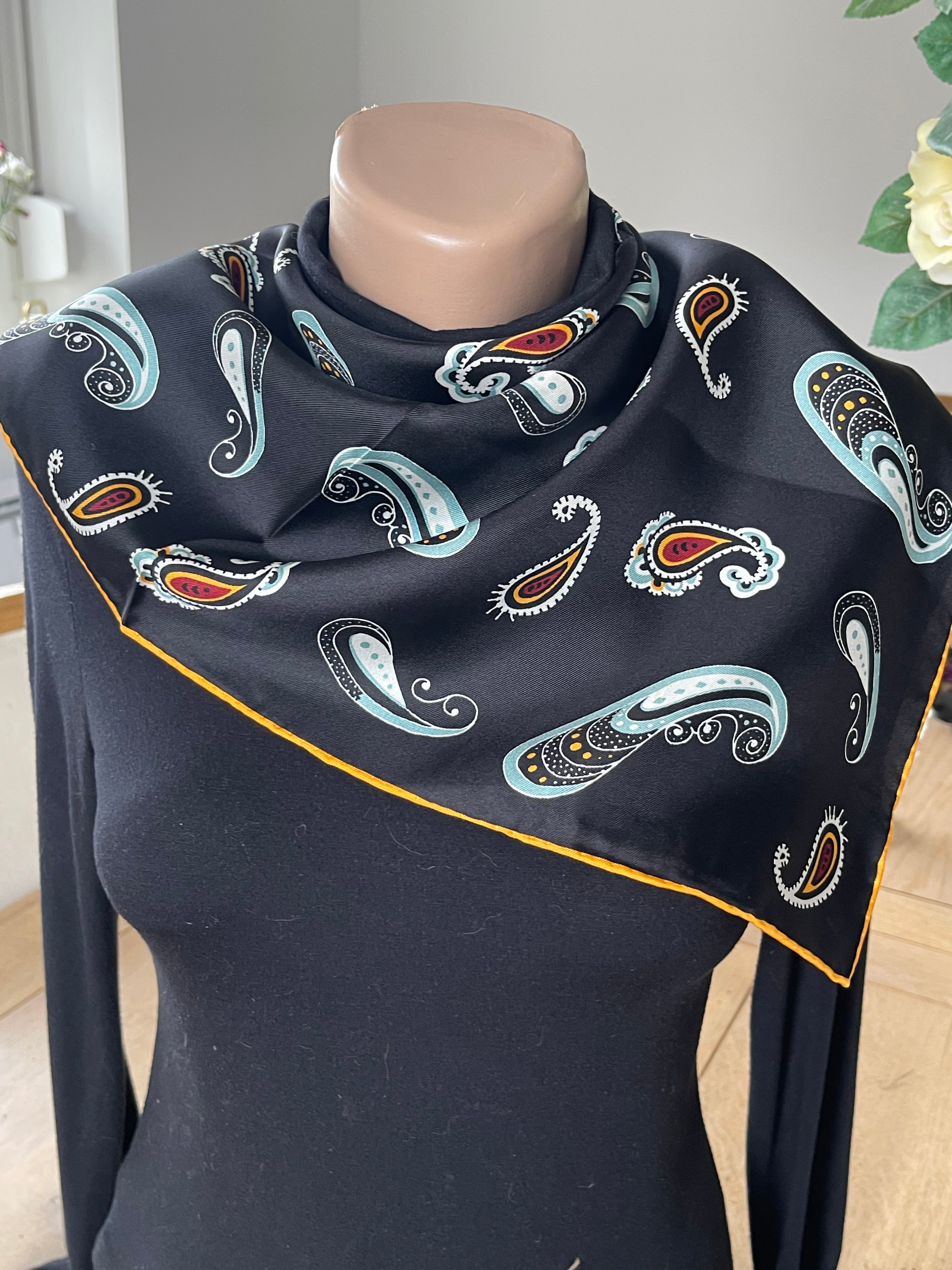 Black scarf carré carré foulard silk seide
