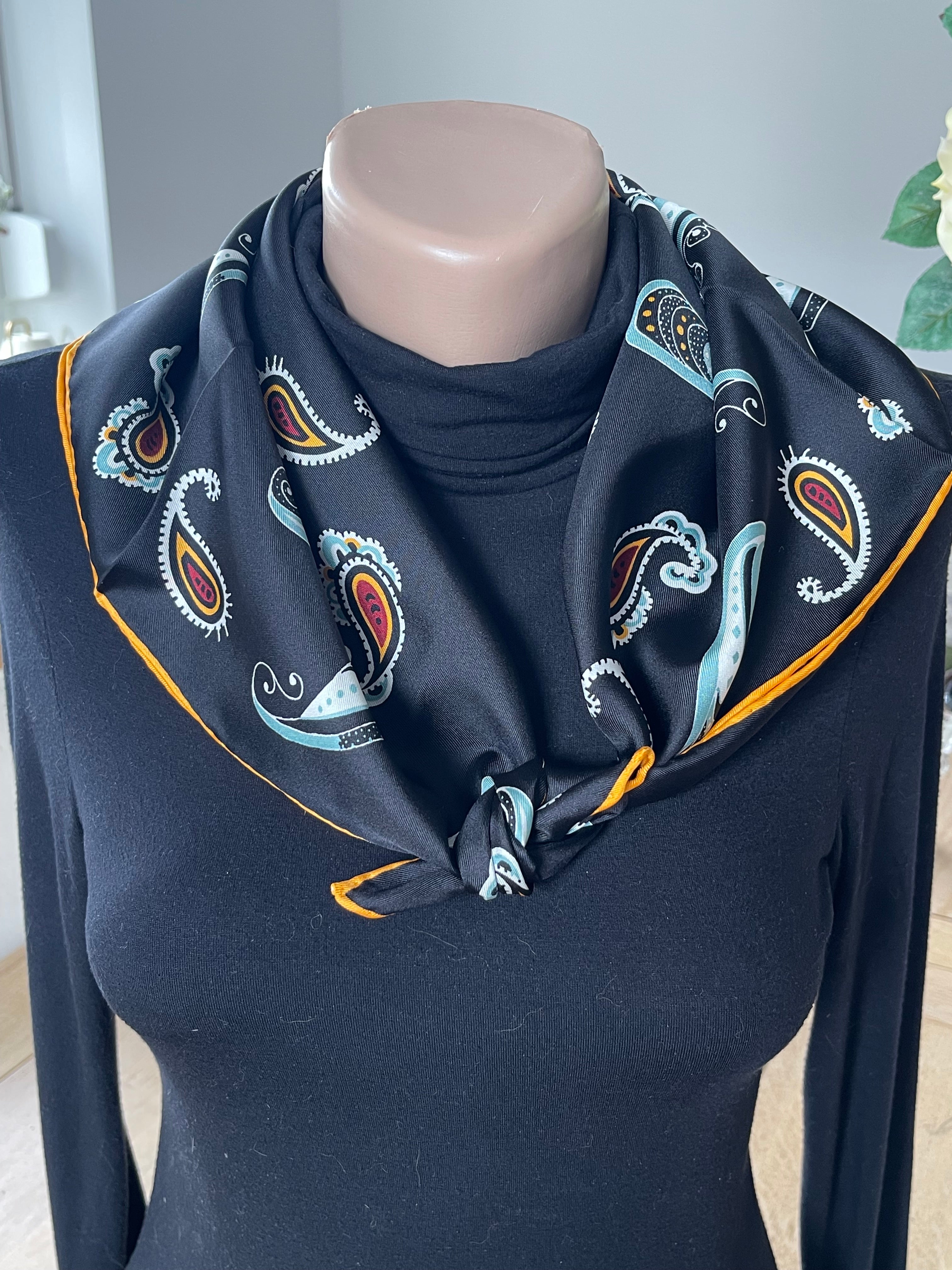 Black scarf carré carré foulard silk seide