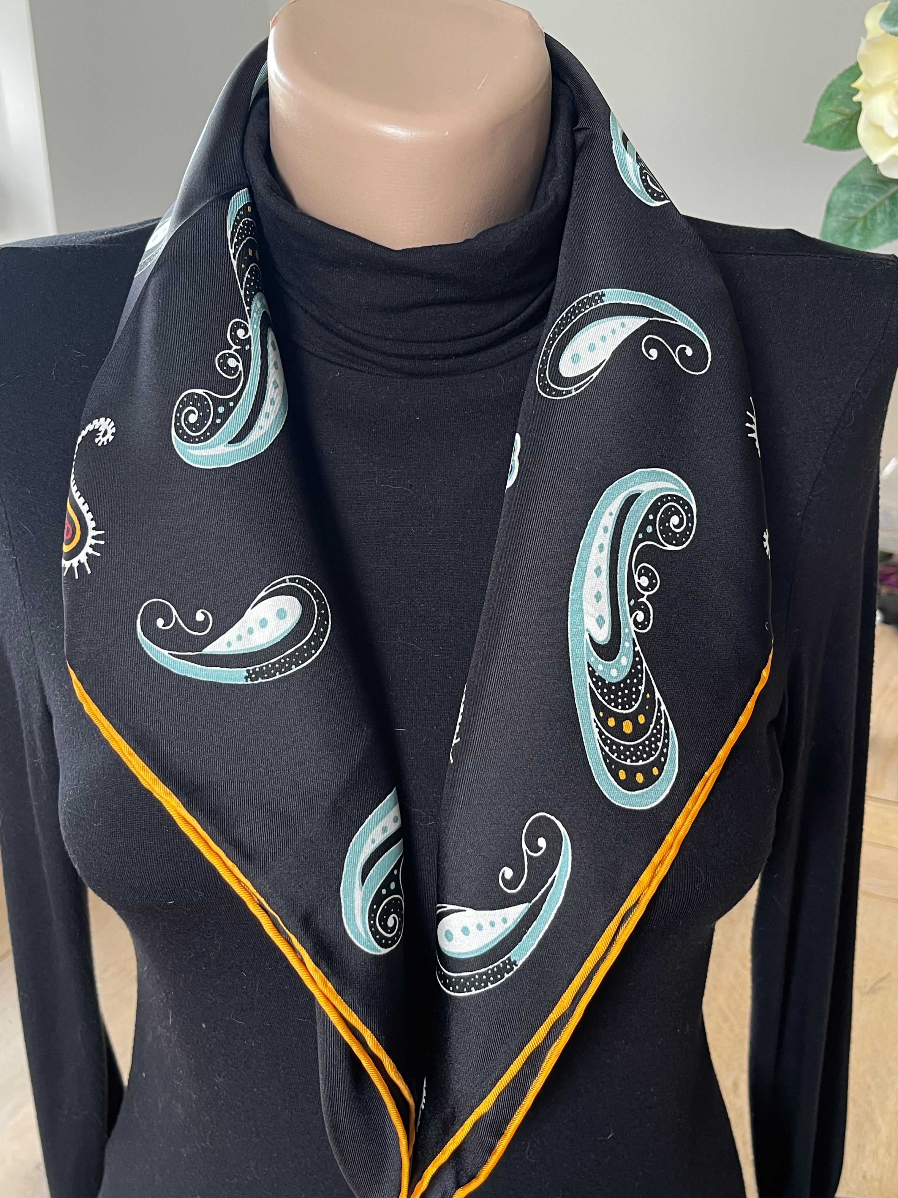 Black scarf carré carré foulard silk seide