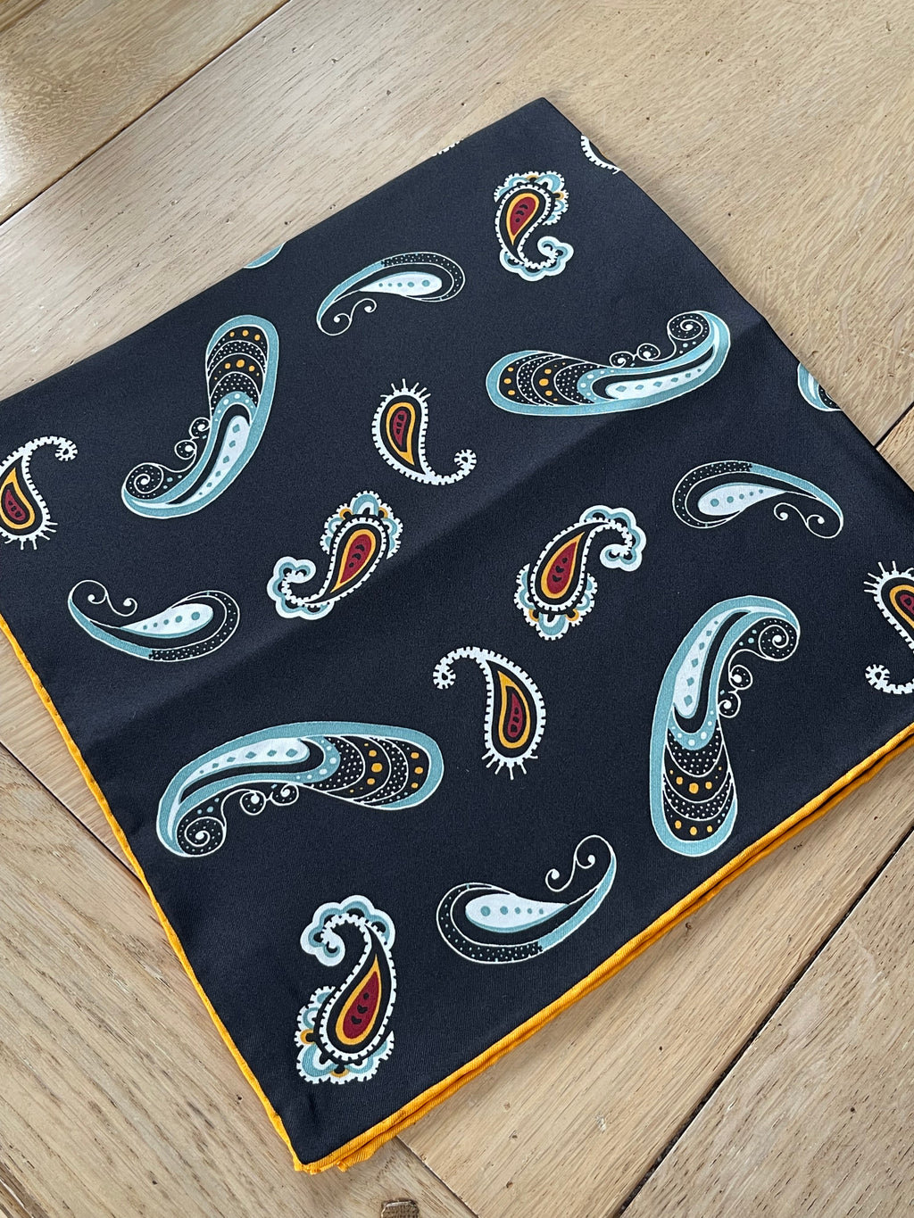Black scarf carré carré foulard silk seide
