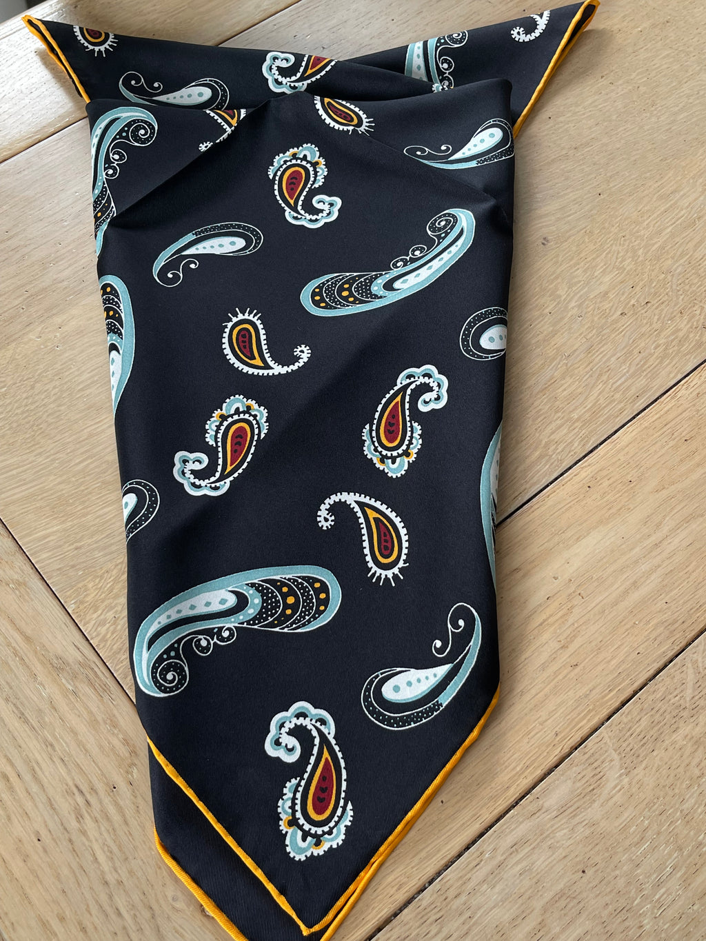Black scarf carré carré foulard silk seide