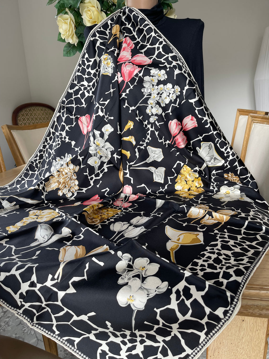 CHRISTIAN DIOR carré foulard scarf schal sjaal seide silk soie