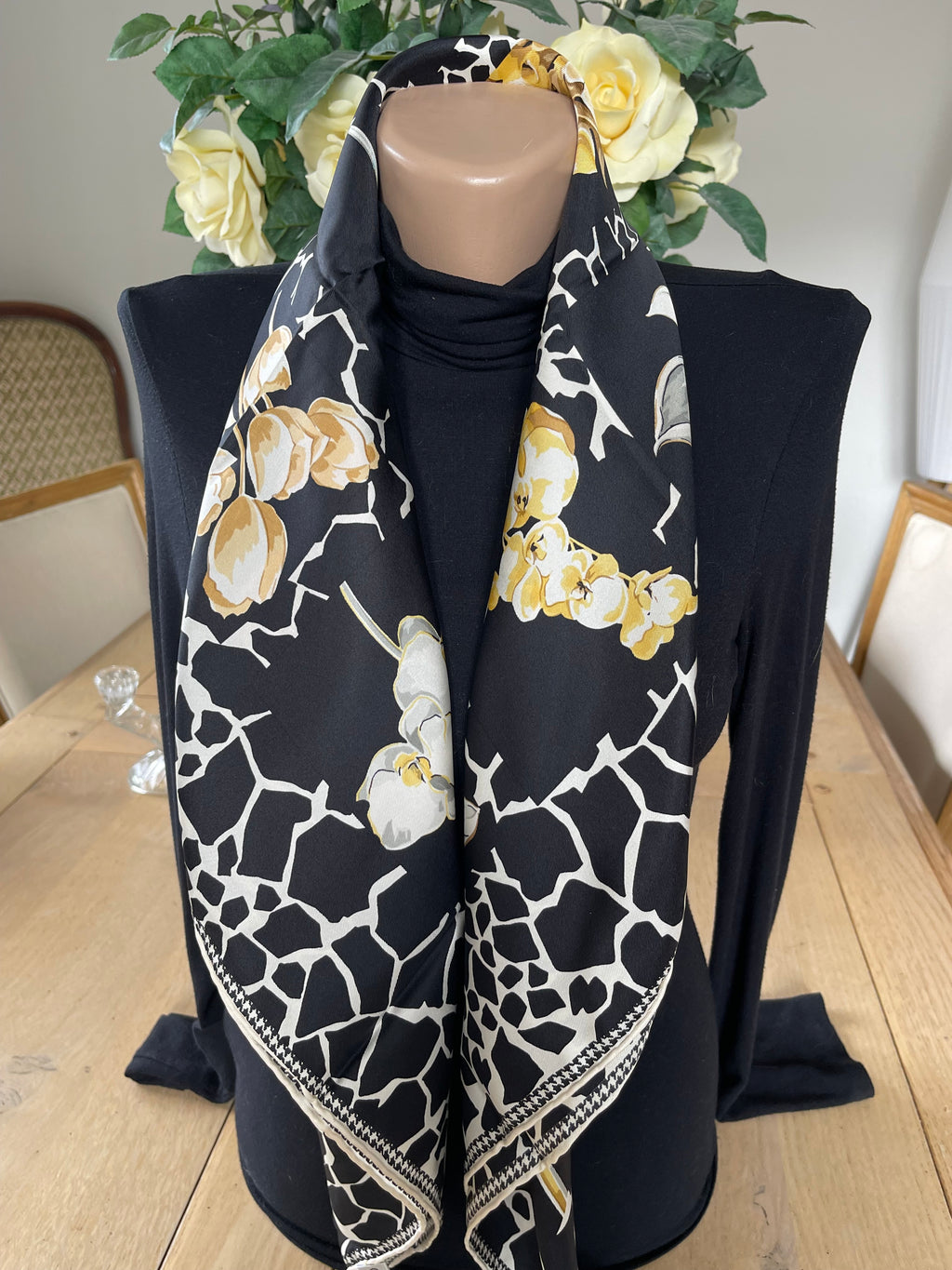 CHRISTIAN DIOR carré foulard scarf schal sjaal seide silk soie