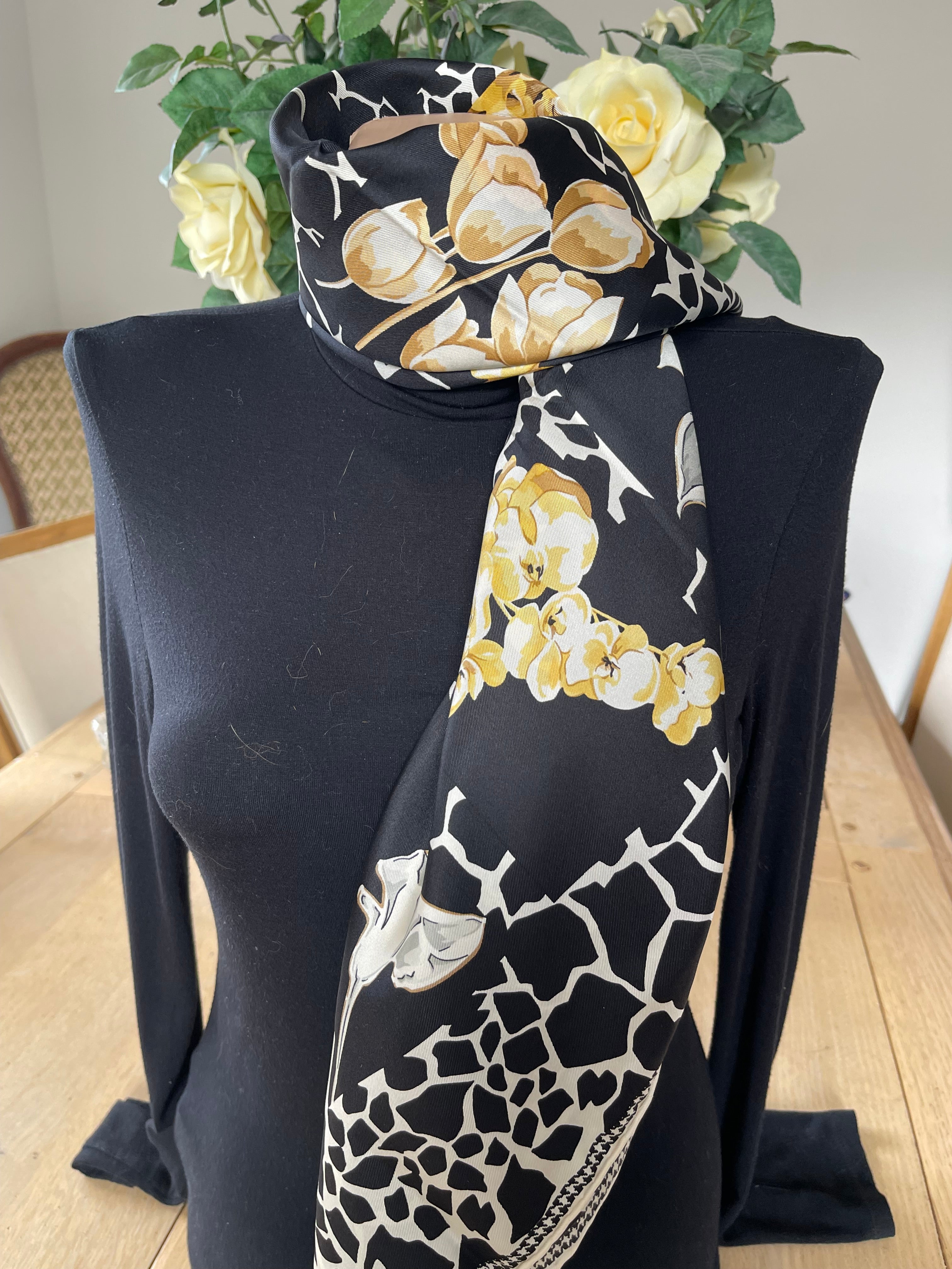 CHRISTIAN DIOR carré foulard scarf schal sjaal seide silk soie