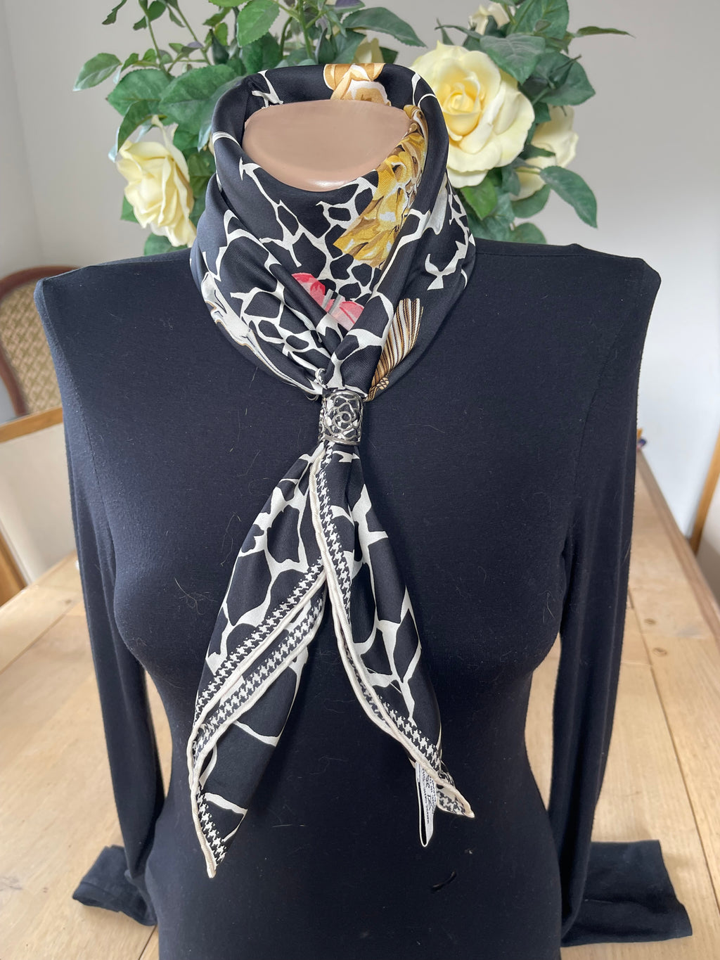 CHRISTIAN DIOR carré foulard scarf schal sjaal seide silk soie