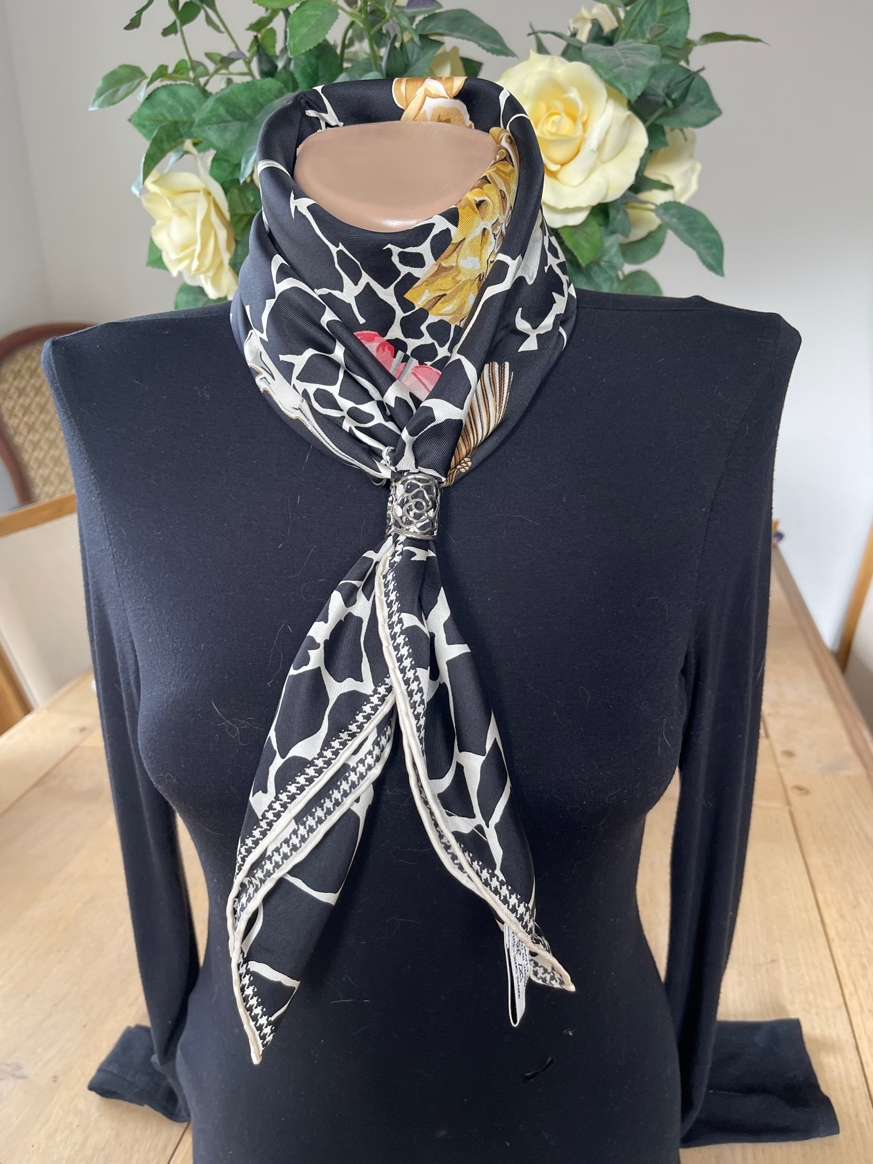 CHRISTIAN DIOR carré foulard scarf schal sjaal seide silk soie